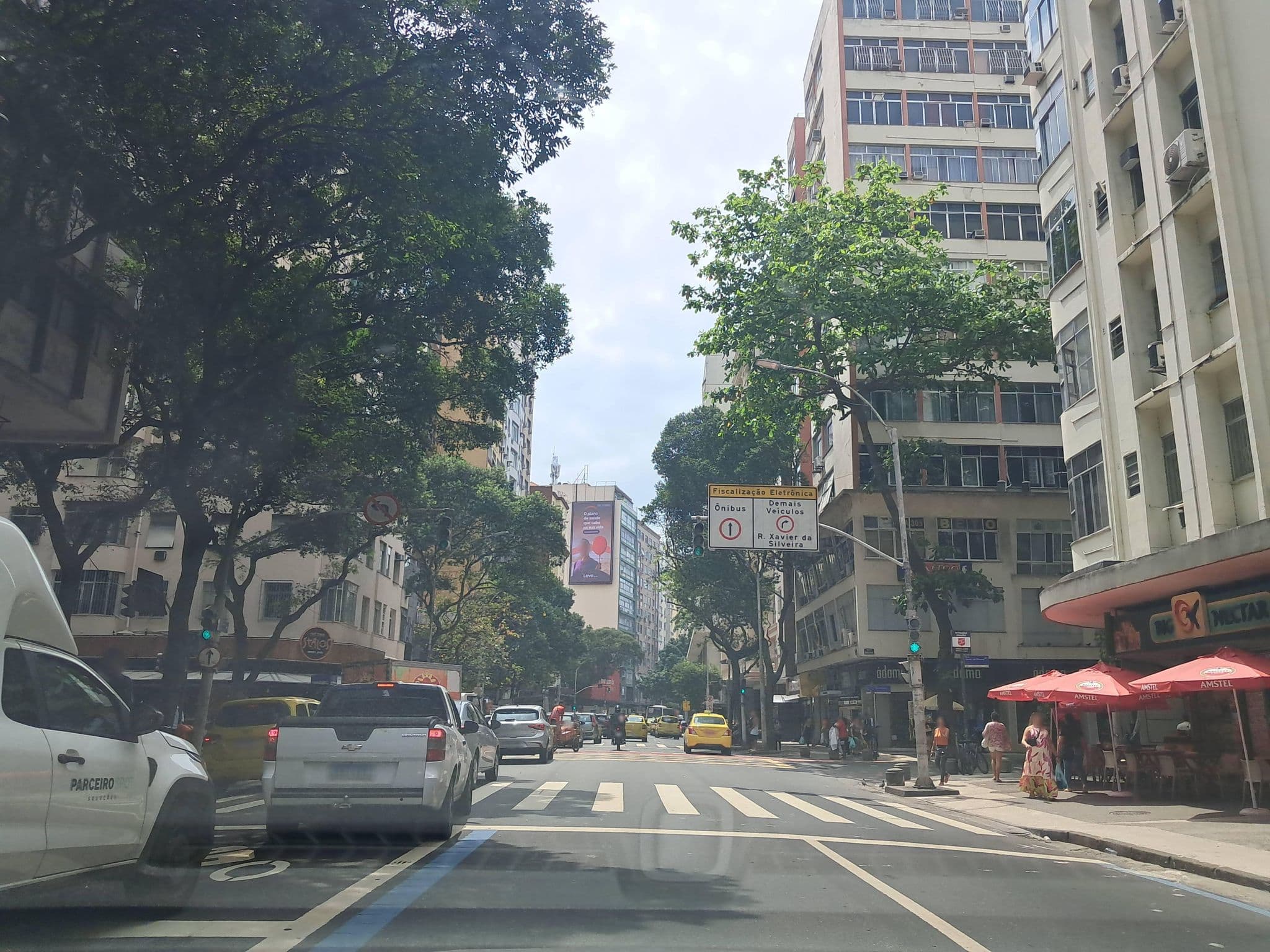 Street view near LineRio Luxury Residence, Copacabana — © enzostana (CC BY-SA · Mapillary)