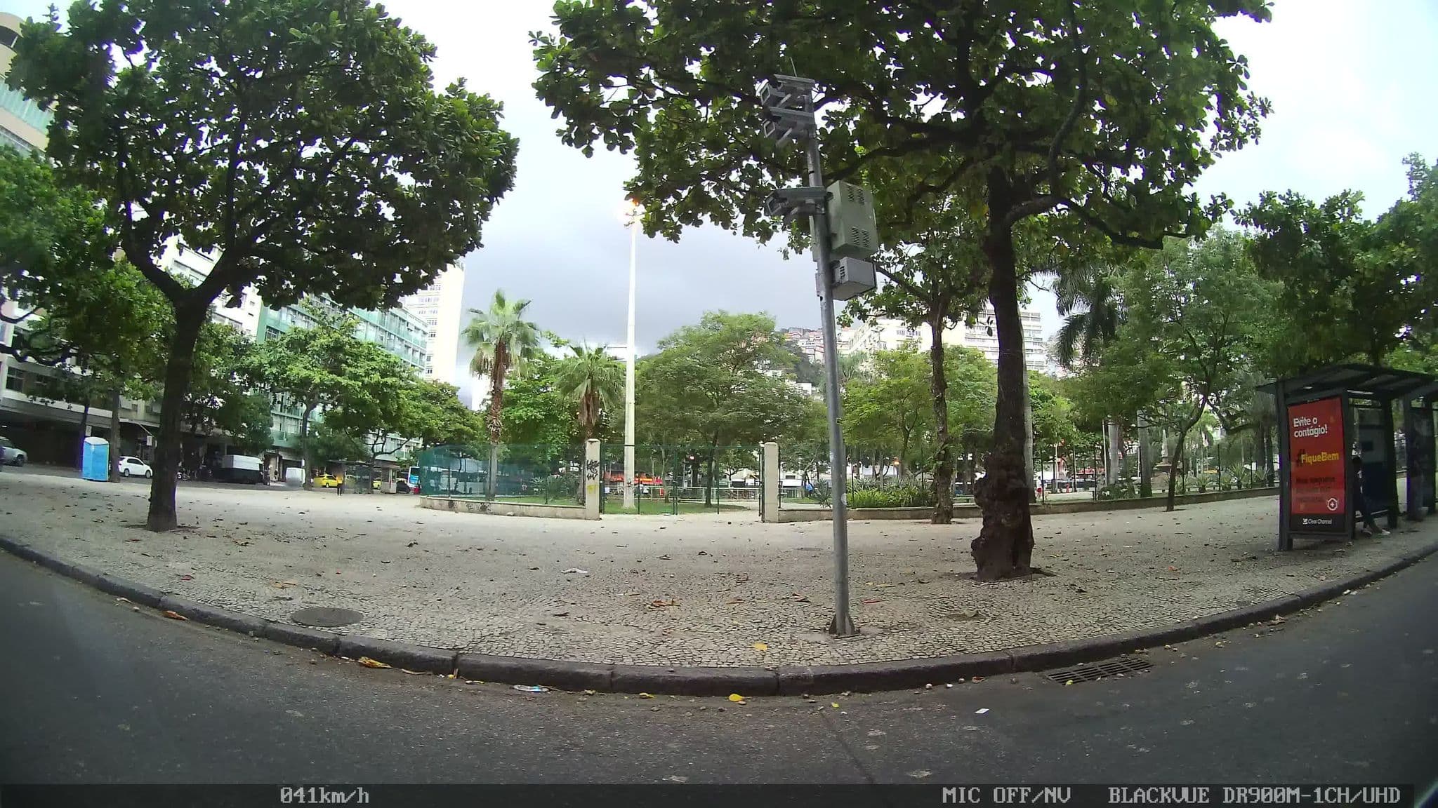 Street view near Purple Beach, Ipanema — © kaart_1 (CC BY-SA · Mapillary)