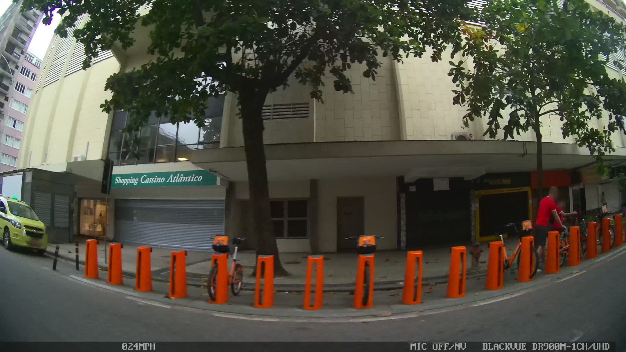 Street view near Fairmont Rio de Janeiro Copacabana, Ipanema — © kaart_1 (CC BY-SA · Mapillary)