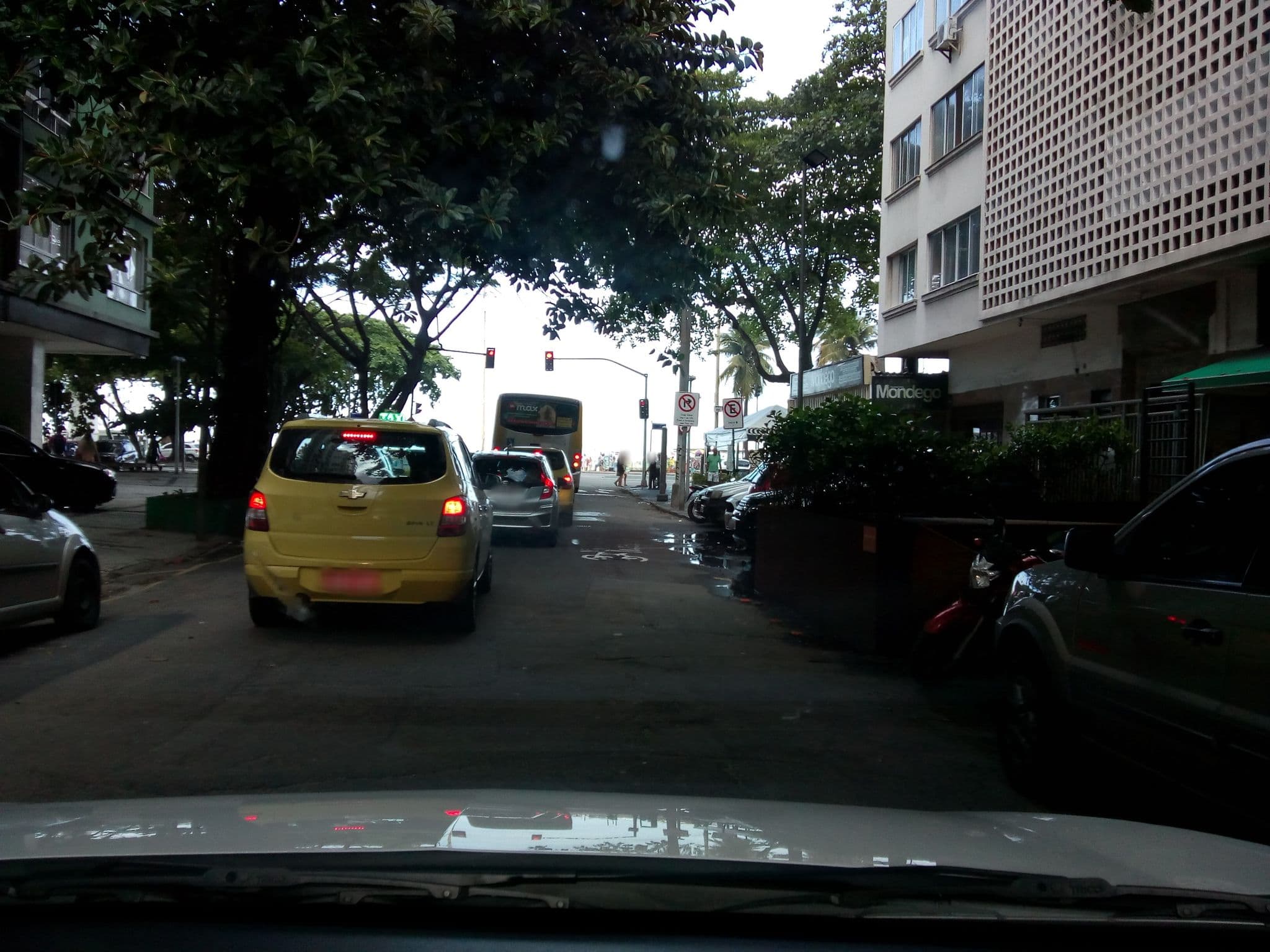 Street view near Piscina, Copacabana — © marciosampaio (CC BY-SA · Mapillary)