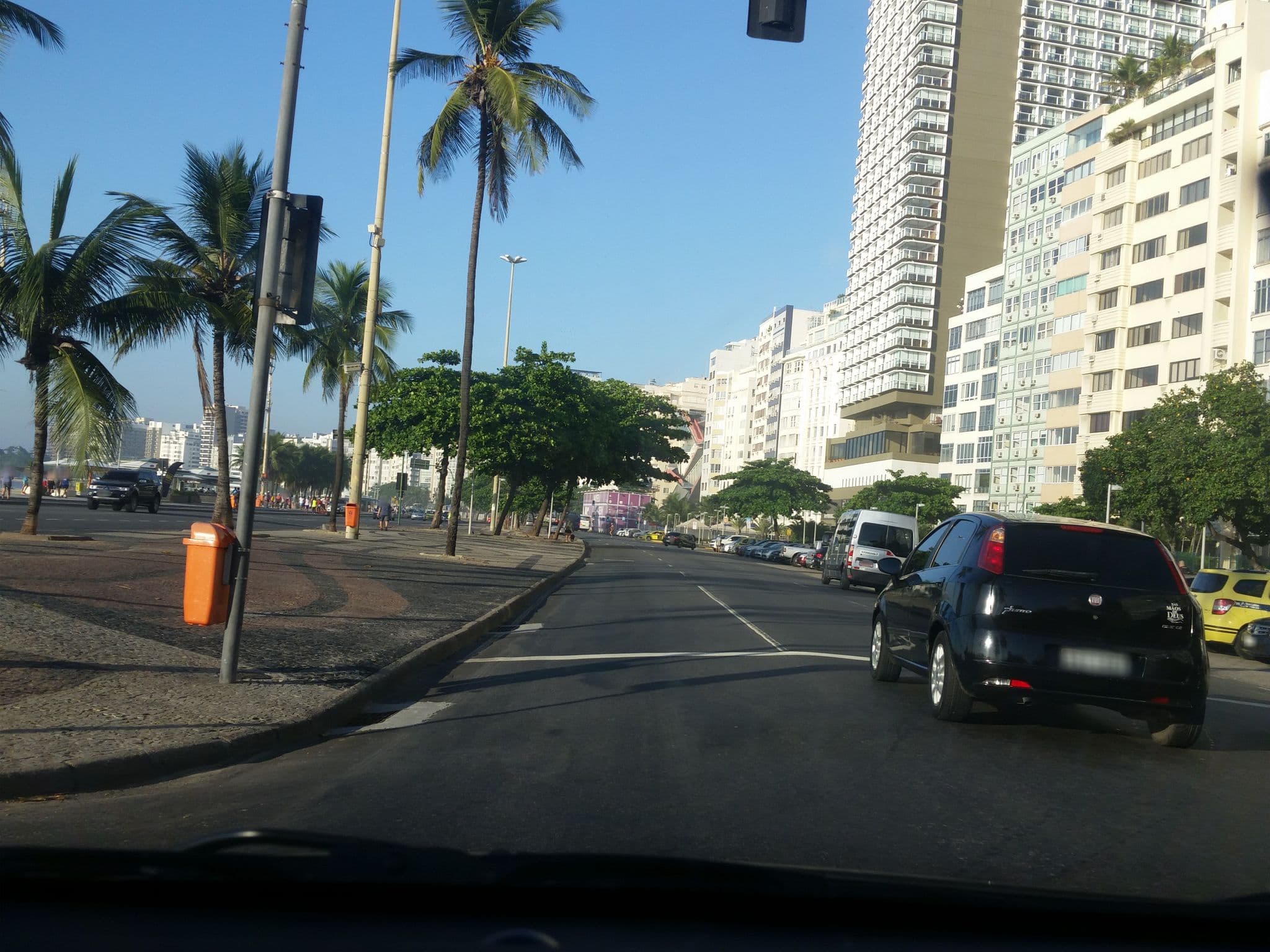 Street view near Hotélio, Copacabana — © nighto (CC BY-SA · Mapillary)