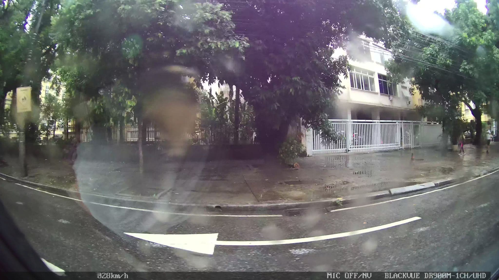 Street view near Redentor Hostel, Catete — © kaart_2 (CC BY-SA · Mapillary)