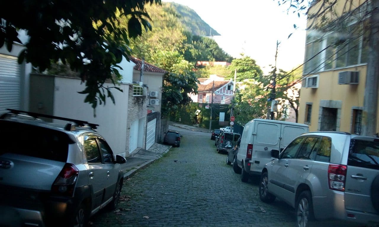 Street view near Bed & Breakfast Casa da Elisa, Copacabana — © marciosampaio (CC BY-SA · Mapillary)