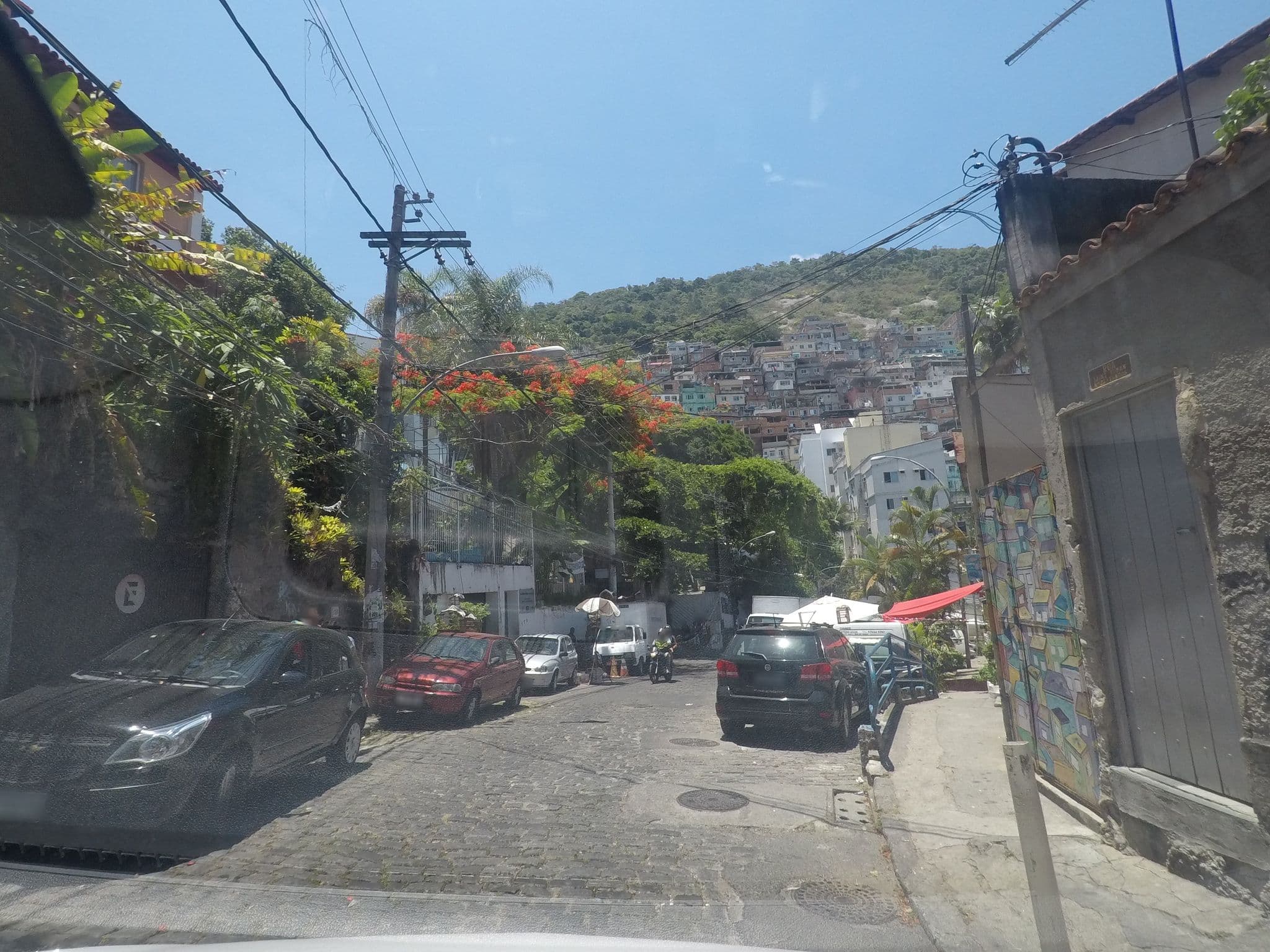 Street view near Casa do Estudante, Ipanema — © marciosampaio (CC BY-SA · Mapillary)