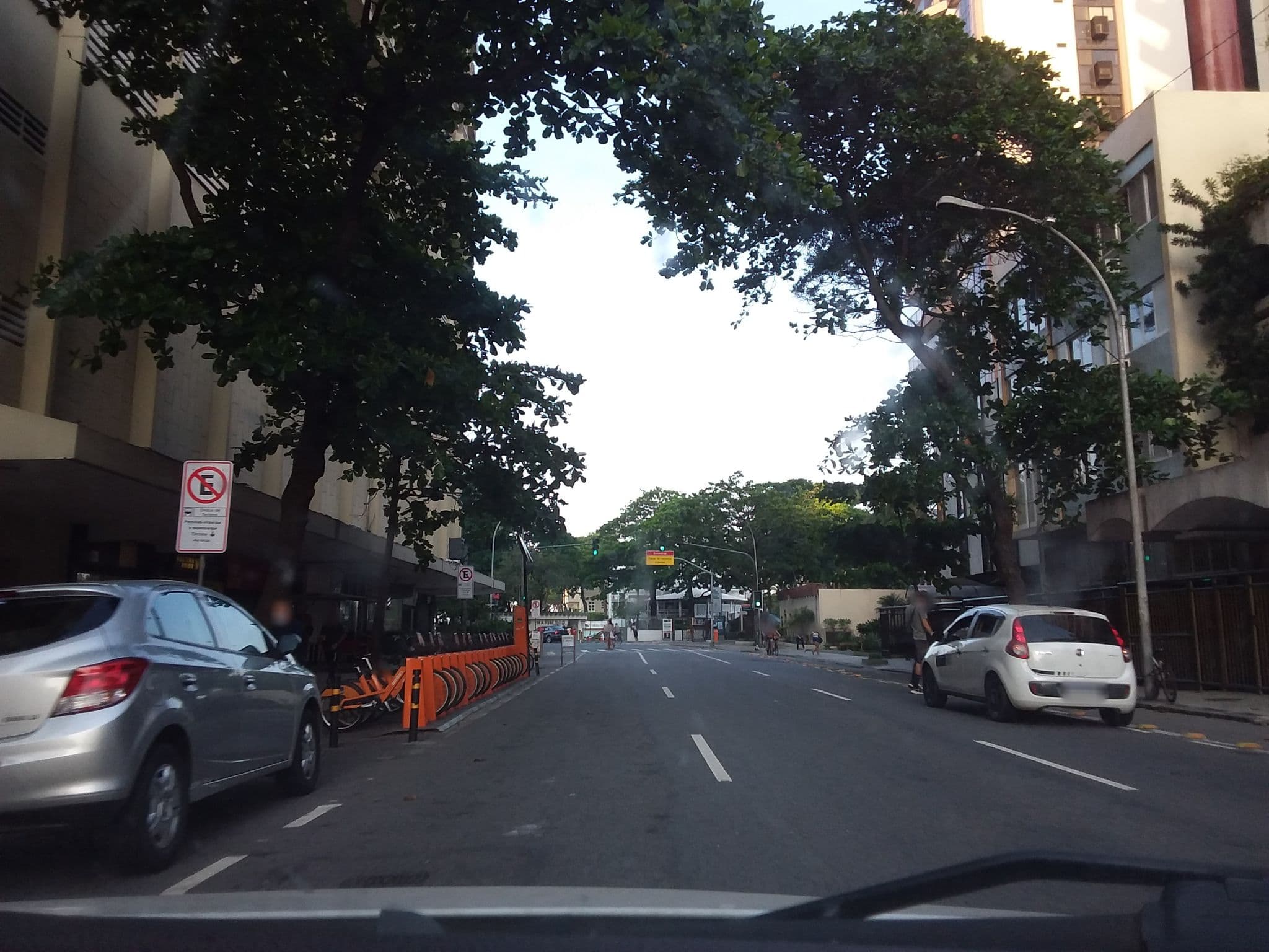 Street view near B&B Copacabana Hotel, Ipanema — © projevias (CC BY-SA · Mapillary)