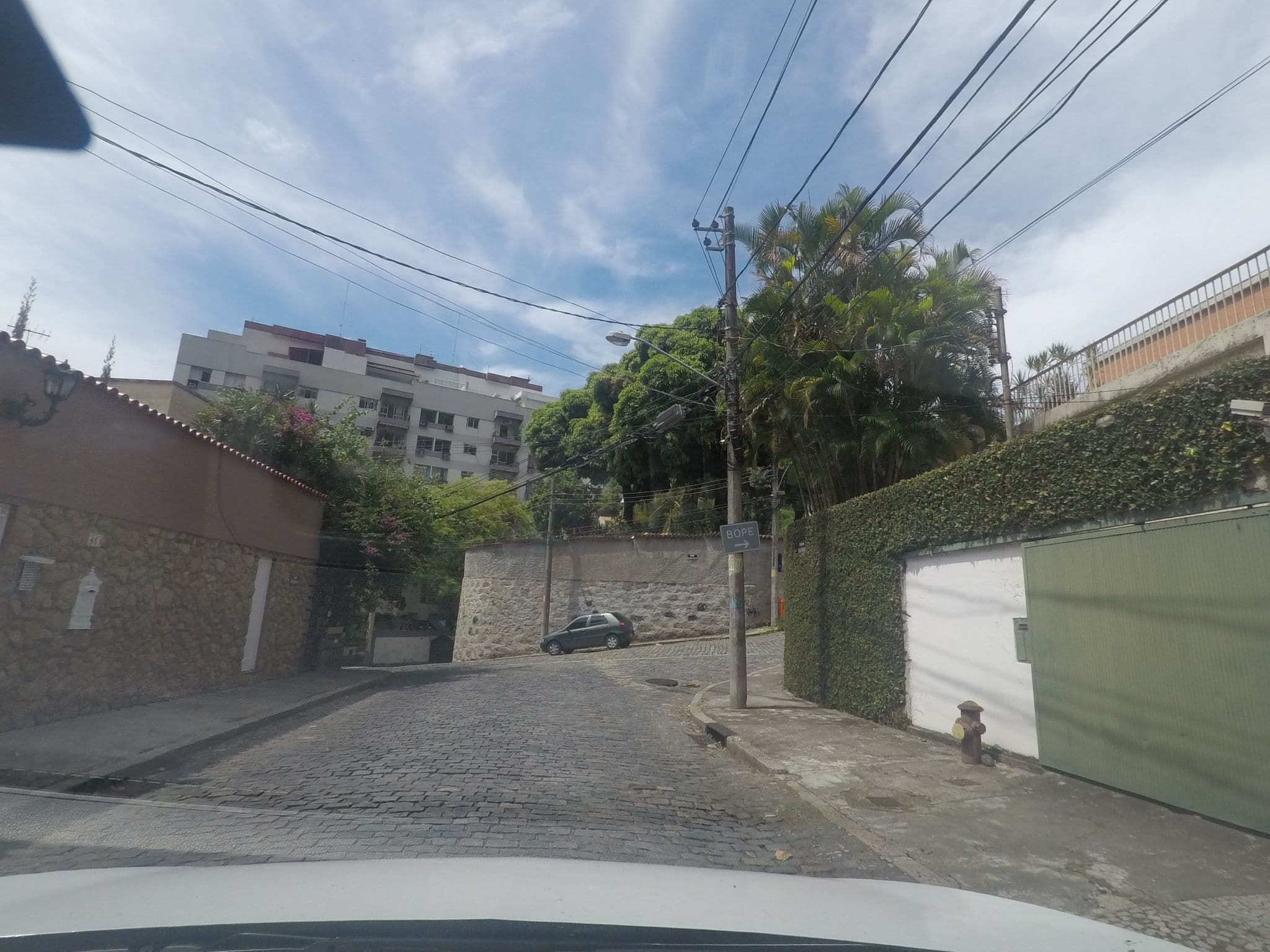Street view near Arcadia House, Catete — © thierryajeaniphone (CC BY-SA · Mapillary)