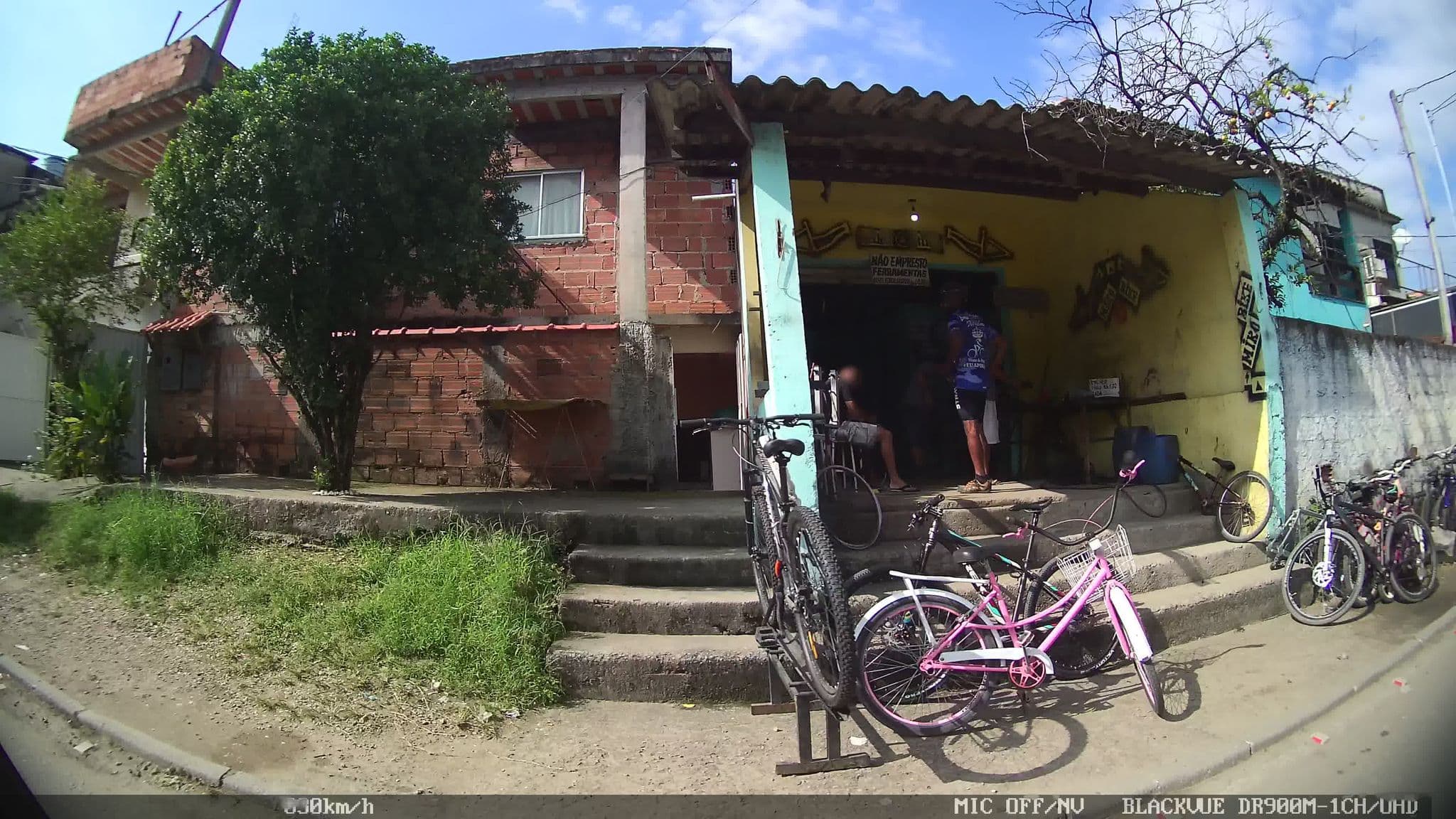 Street view near Pousada Berço da Bola Xerém, Petrópolis — © kaart_2 (CC BY-SA · Mapillary)
