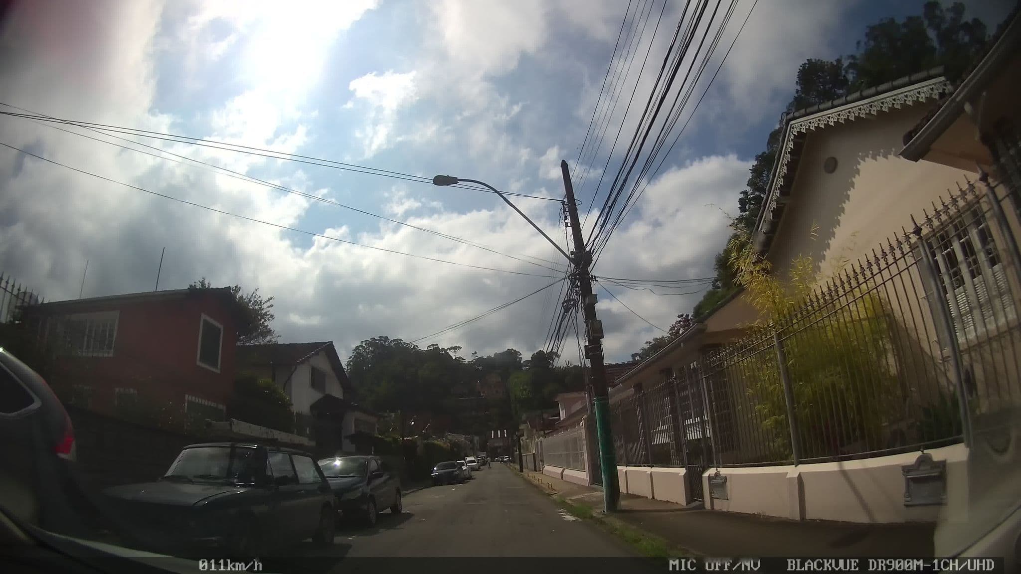 Street view near Casa Valparaíso Pousada, Petrópolis — © kaart_1 (CC BY-SA · Mapillary)