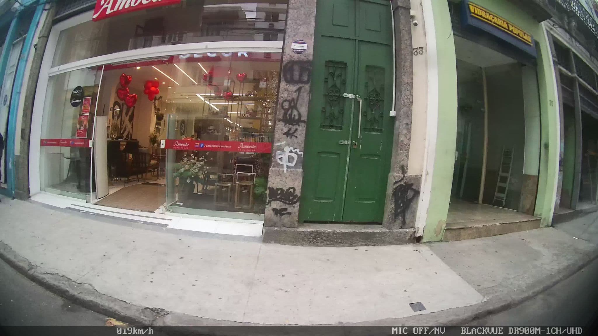 Street view near Hostel Zé Carioca, Copacabana — © kaart_2 (CC BY-SA · Mapillary)