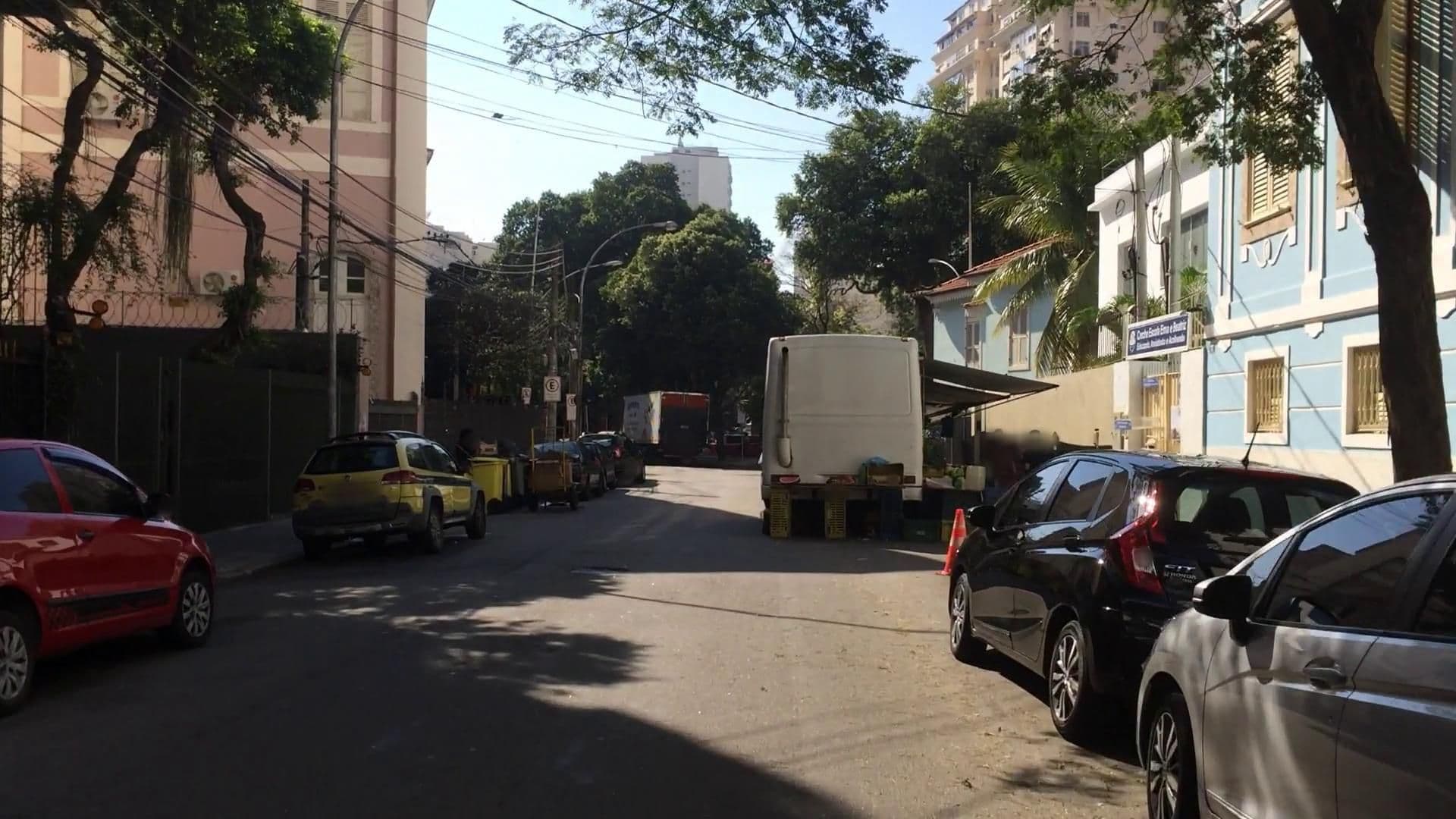 Street view near Casarão 37, Catete — © nighto (CC BY-SA · Mapillary)