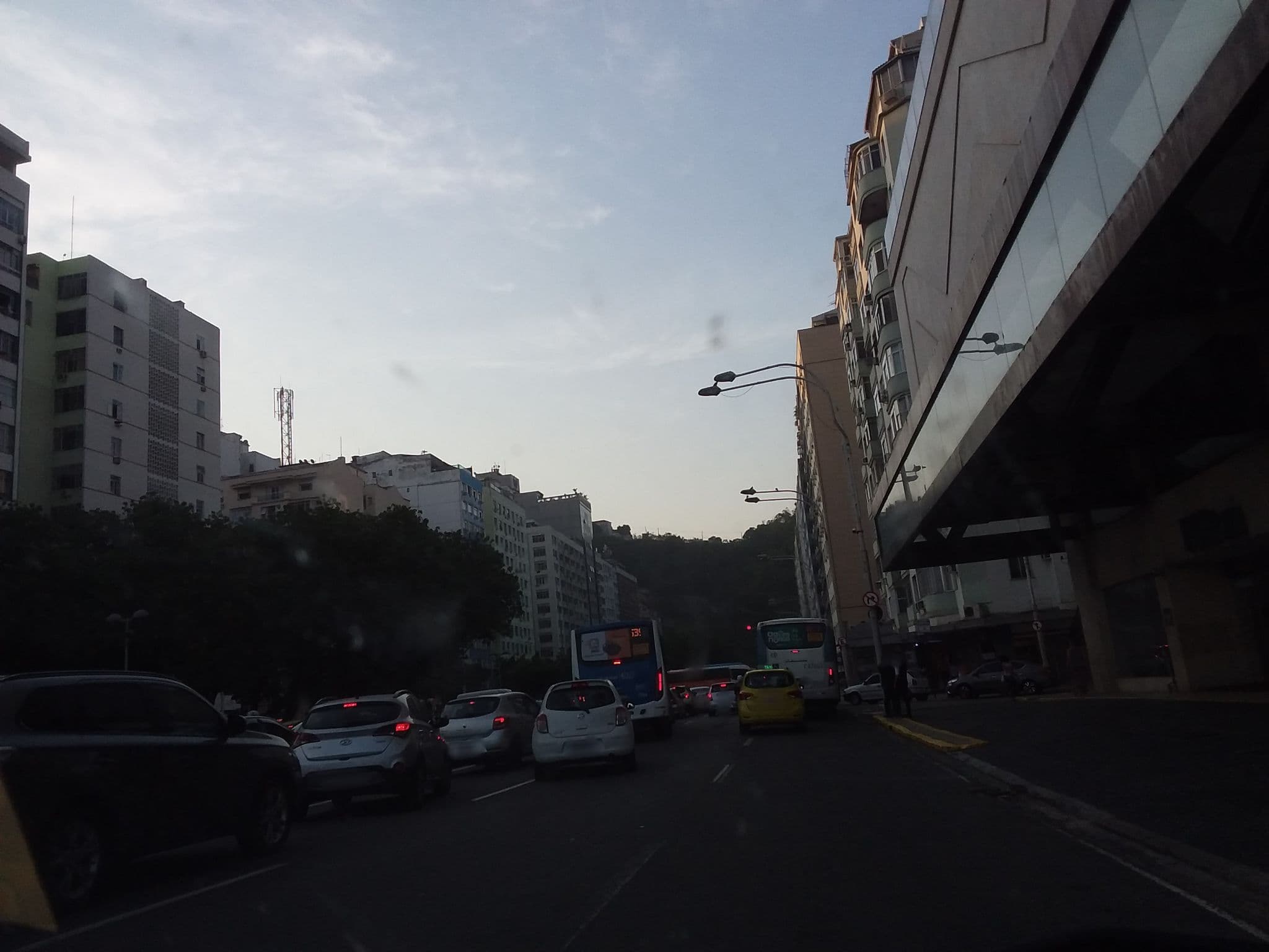 Street view near Le Meridien, Copacabana — © projevias (CC BY-SA · Mapillary)