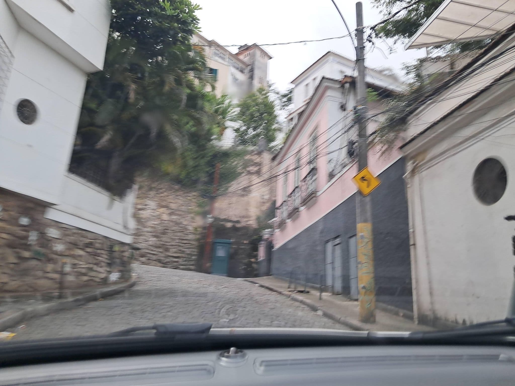 Street view near Quinta Rosa Residencias, Catete — © Malu25 (CC BY-SA · Mapillary)