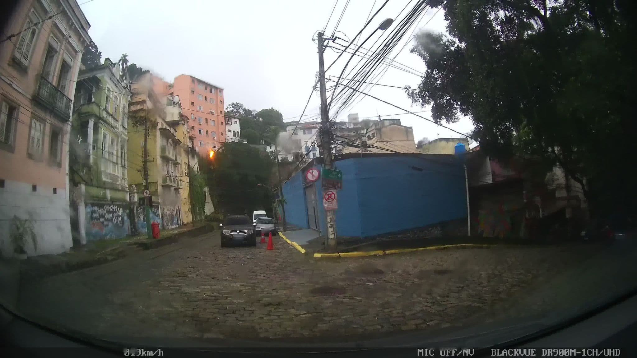 Street view near BananaZ Hostel, Santa Teresa — © kaart_2 (CC BY-SA · Mapillary)