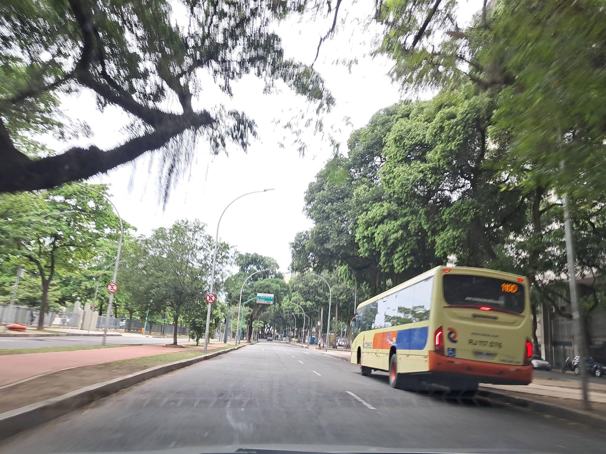 Street view near Pub Lapa Hotel, Catete — © enzostana (CC BY-SA · Mapillary)