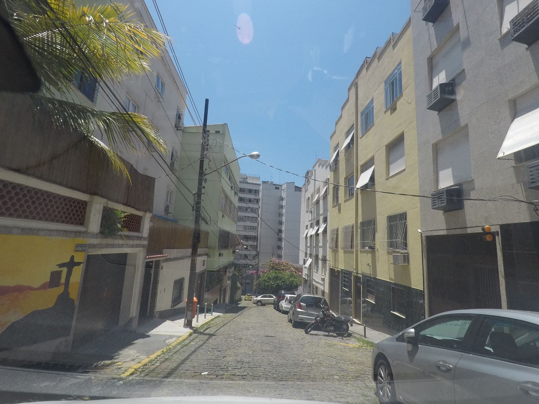 Street view near CabanaCopa Hostel, Copacabana — © marciosampaio (CC BY-SA · Mapillary)