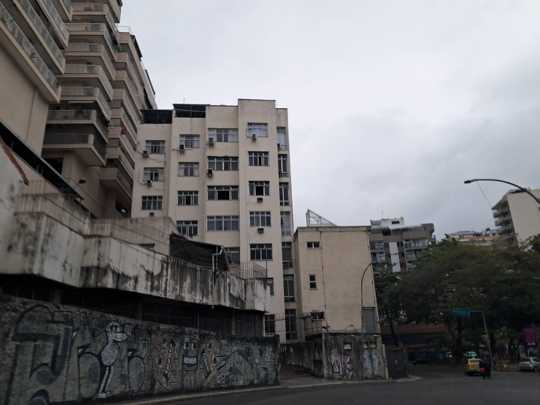 Street view near Piscina, Copacabana — © enzostana (CC BY-SA · Mapillary)