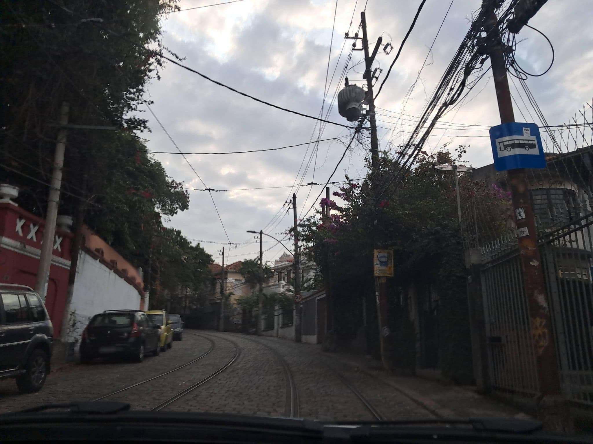 Street view near Casa De Santa Theresa, Santa Teresa — © Malu25 (CC BY-SA · Mapillary)