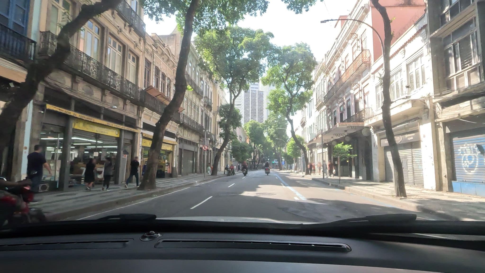 Street view near Hotel Quinta Azul Boutique Hotel, Rio de Janeiro — © enzostana (CC BY-SA · Mapillary)