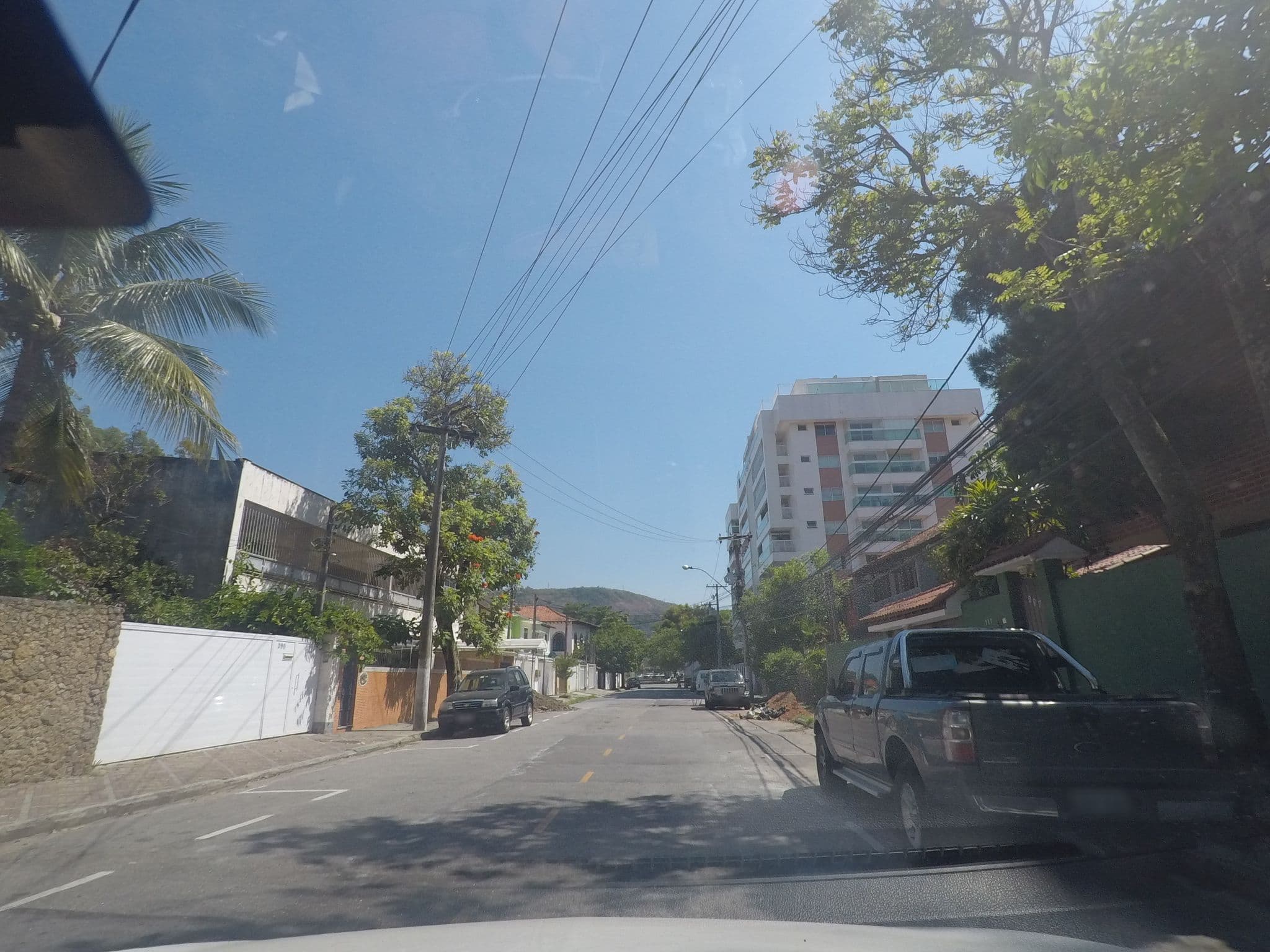 Street view near Niterói Hostel, Niterói — © thierryajeaniphone (CC BY-SA · Mapillary)