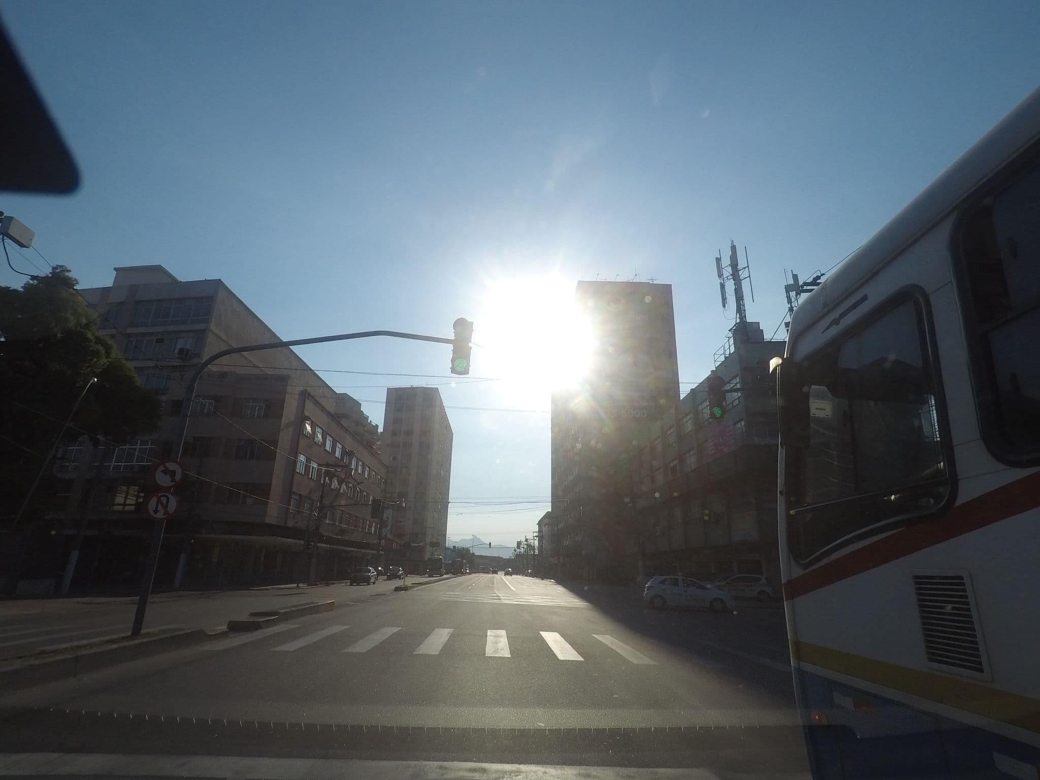 Street view near Hotel dos Viajantes, Niterói — © marciosampaio (CC BY-SA · Mapillary)