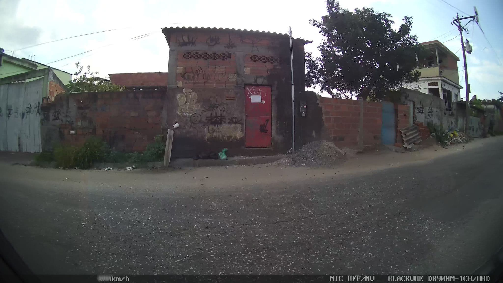 Street view near Motel Paloma, Niterói — © kaart_2 (CC BY-SA · Mapillary)