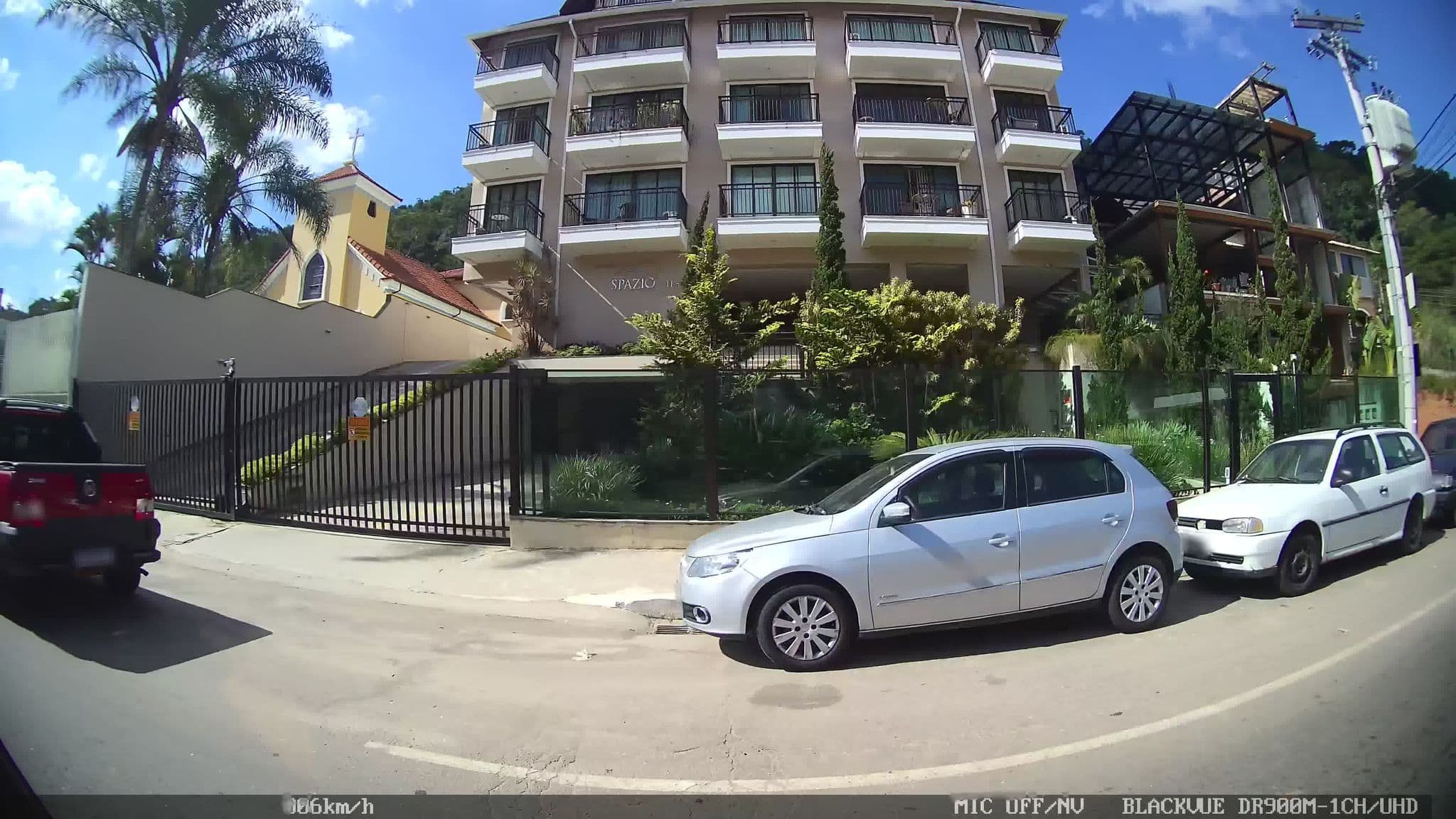 Street view near Spazio Itaipava, Petrópolis — © kaart_2 (CC BY-SA · Mapillary)