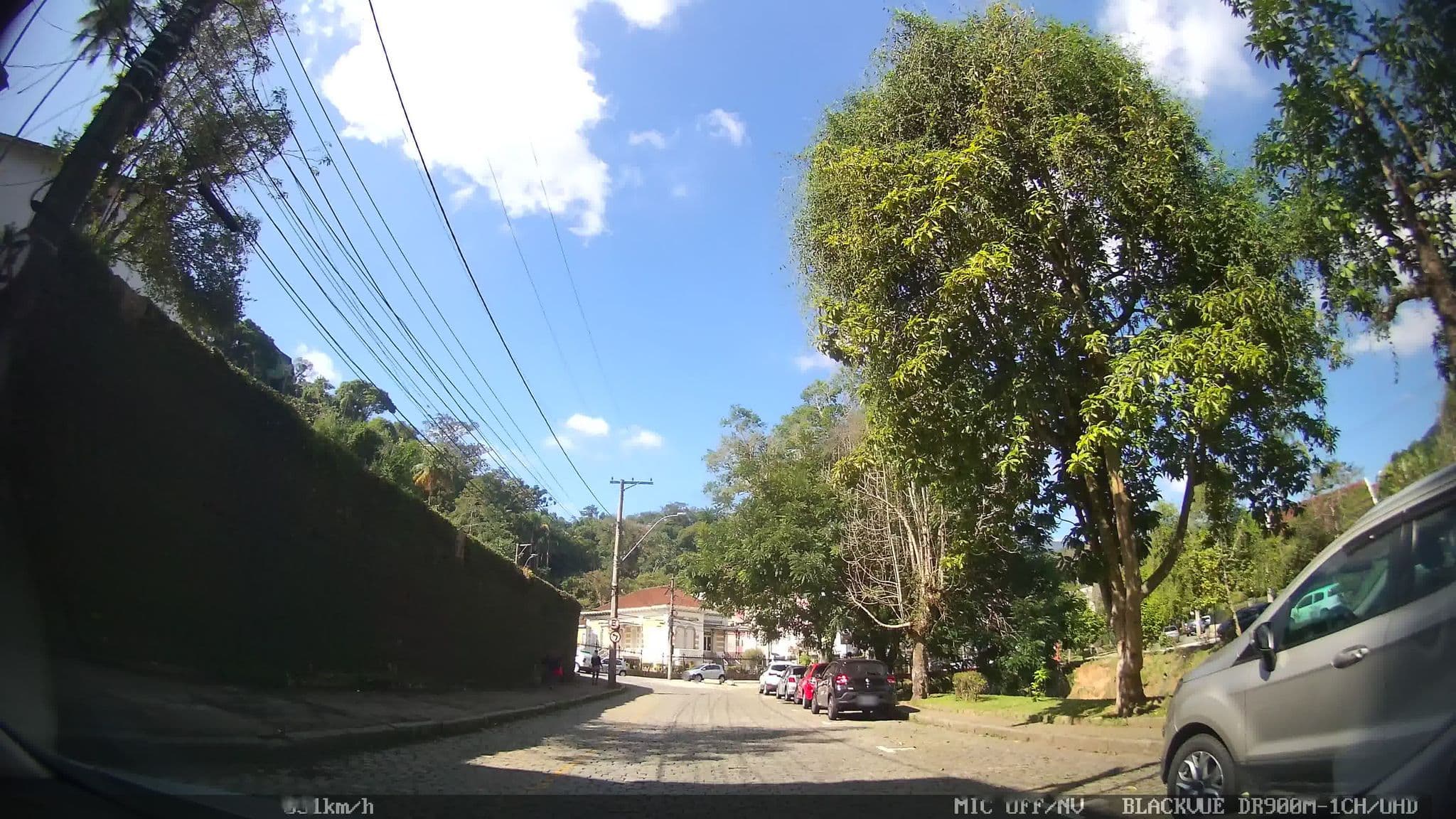 Street view near Hostel Vin, Petrópolis — © kaart_1 (CC BY-SA · Mapillary)