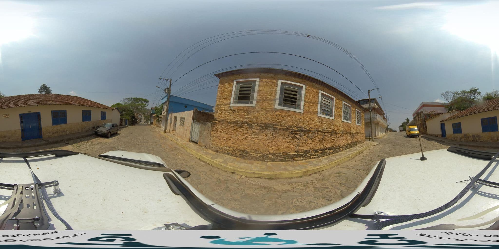 Street view near Camping Estancia Mistica, São Thomé das Letras — © guigandra (CC BY-SA · Mapillary)