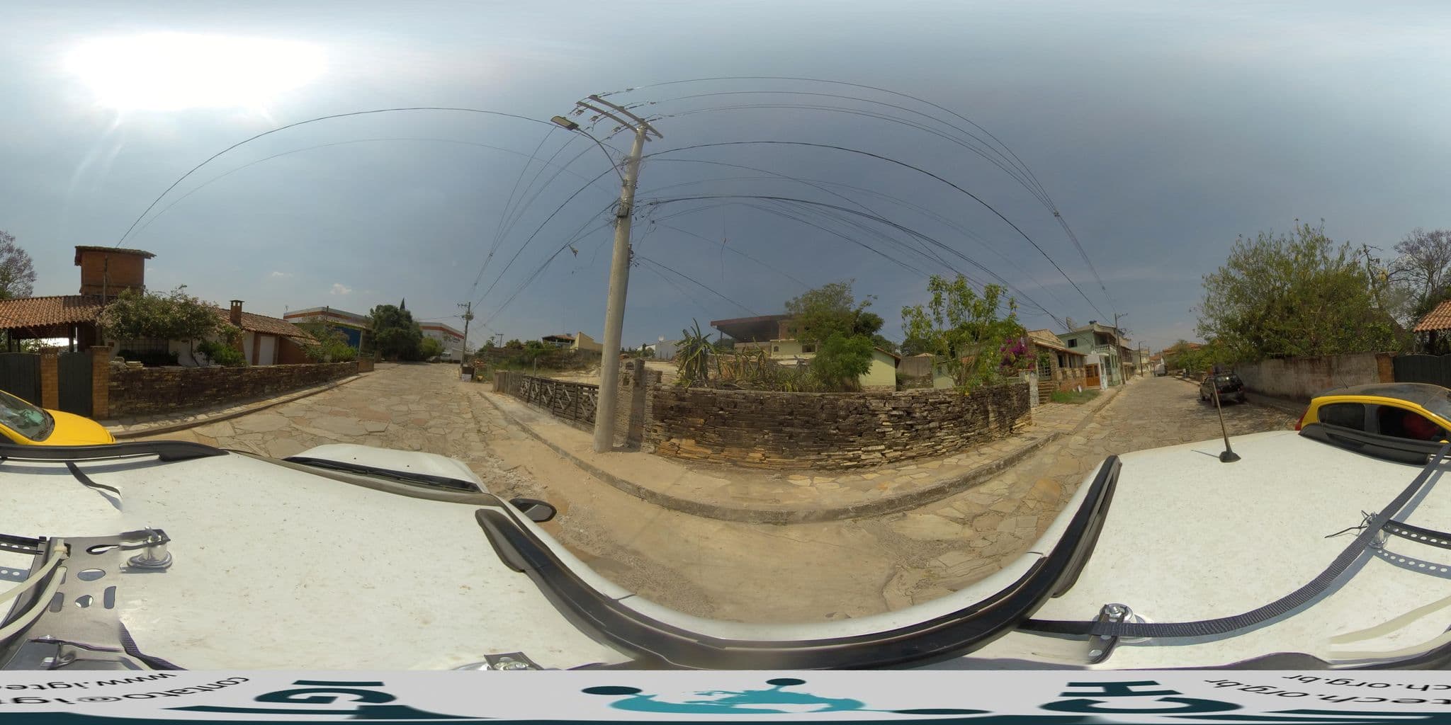 Street view near Pousada Encanto e Magia, São Thomé das Letras — © guigandra (CC BY-SA · Mapillary)