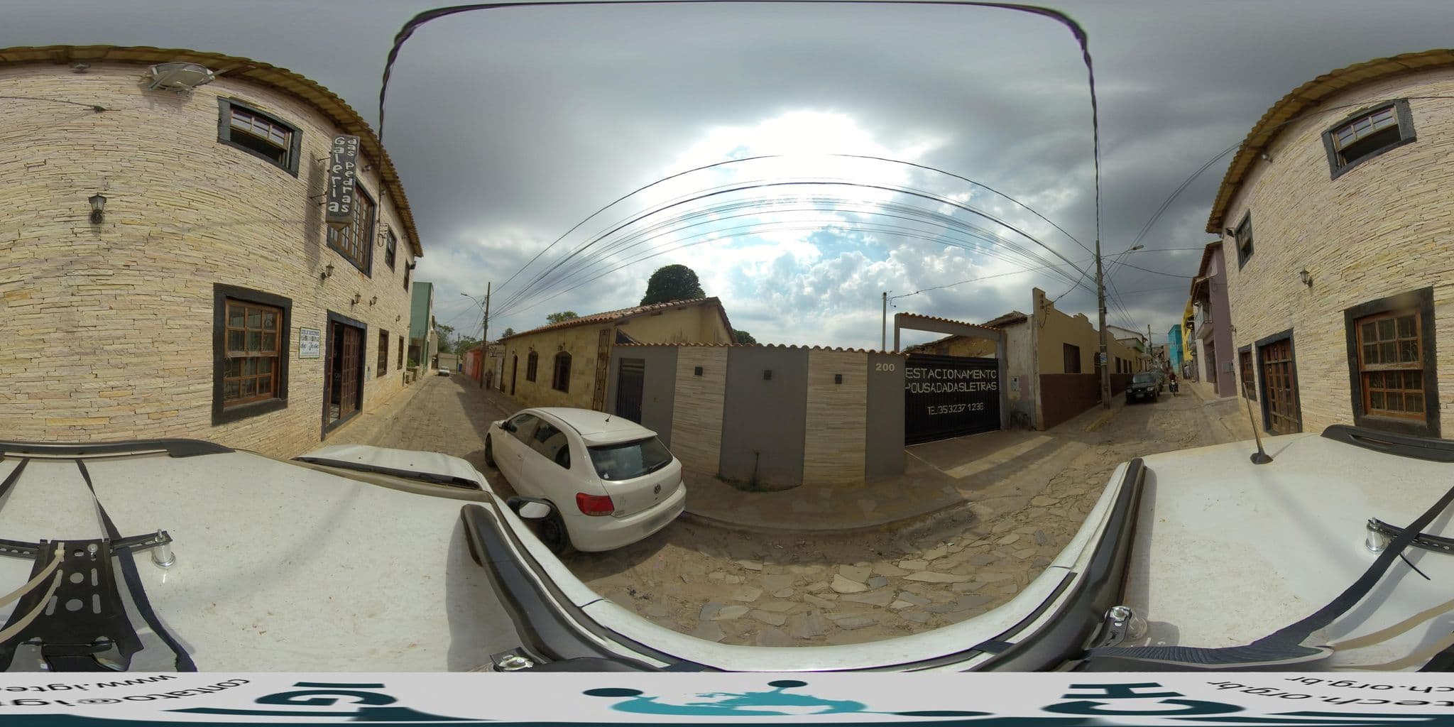 Street view near Pousada Candeia, São Thomé das Letras — © guigandra (CC BY-SA · Mapillary)