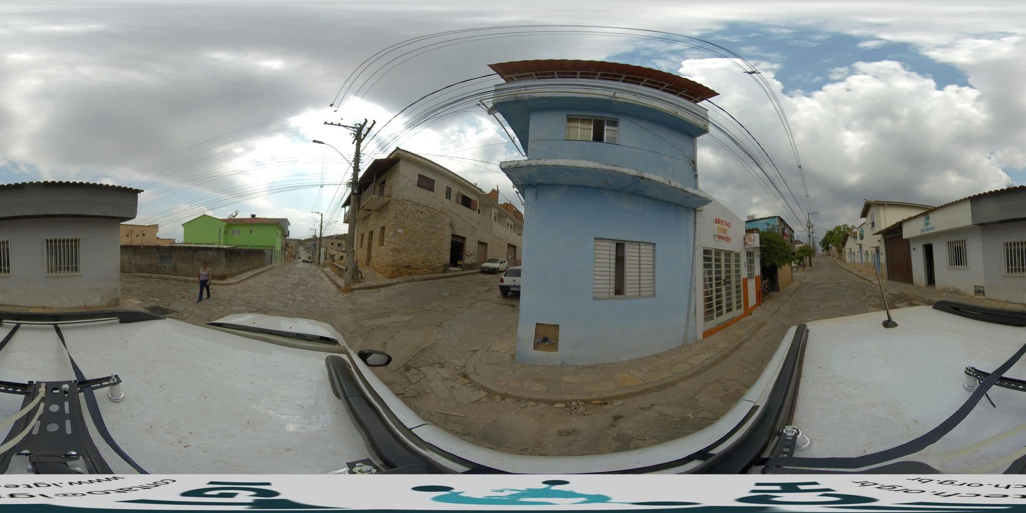 Street view near Pousada Arco-Íris, São Thomé das Letras — © guigandra (CC BY-SA · Mapillary)