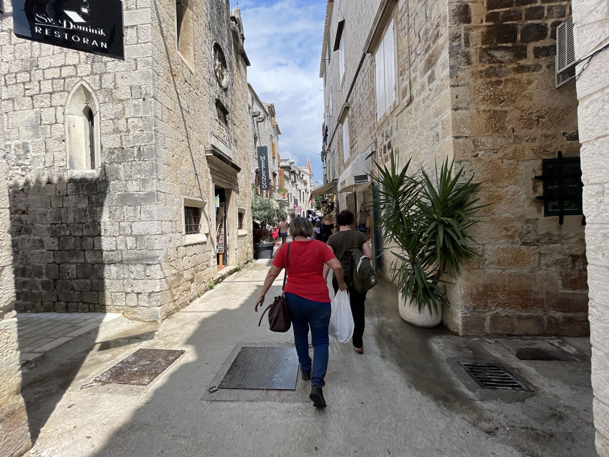 Street view near Villa Fontana, Trogir — © filipb (CC BY-SA · Mapillary)
