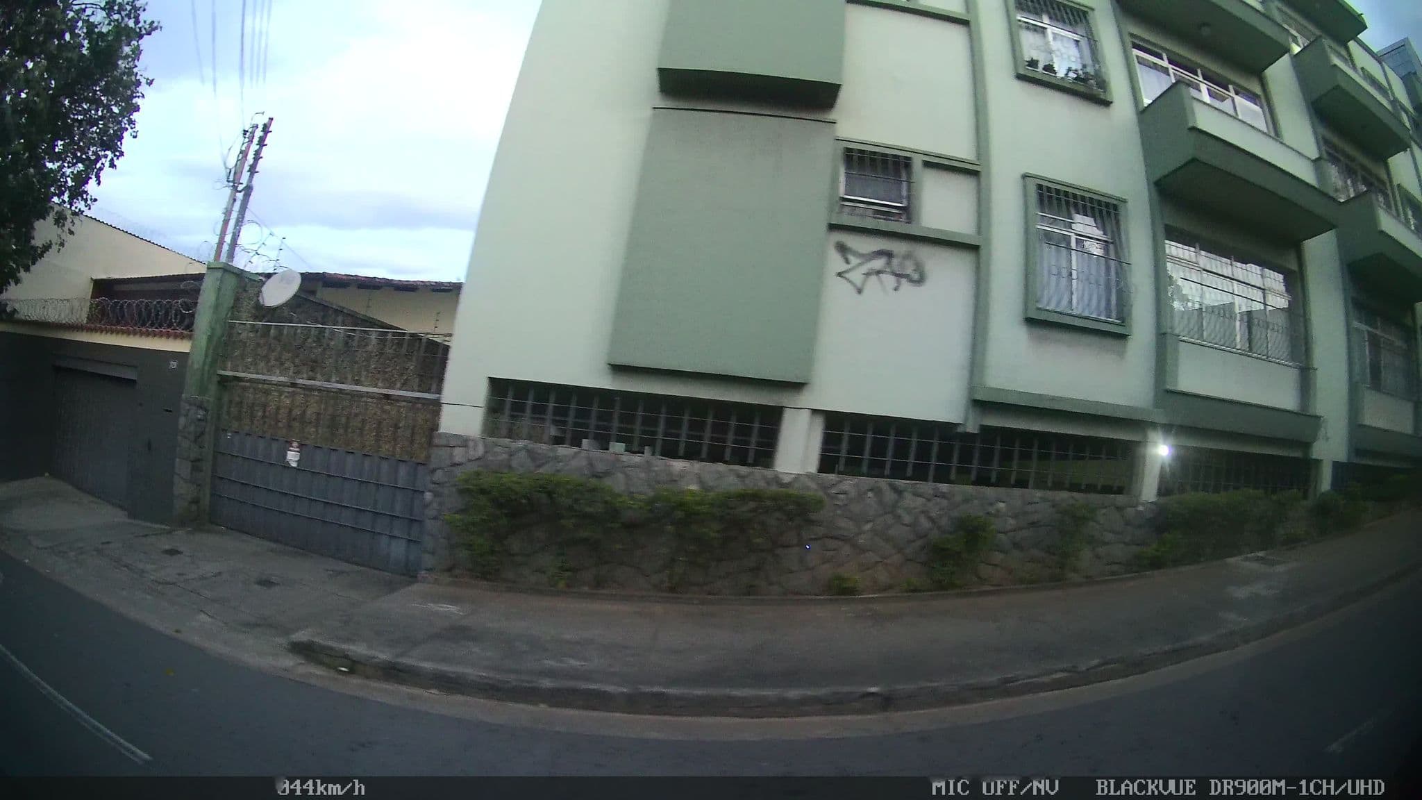 Street view near Pousada carumbe, Belo Horizonte — © kaart_2 (CC BY-SA · Mapillary)