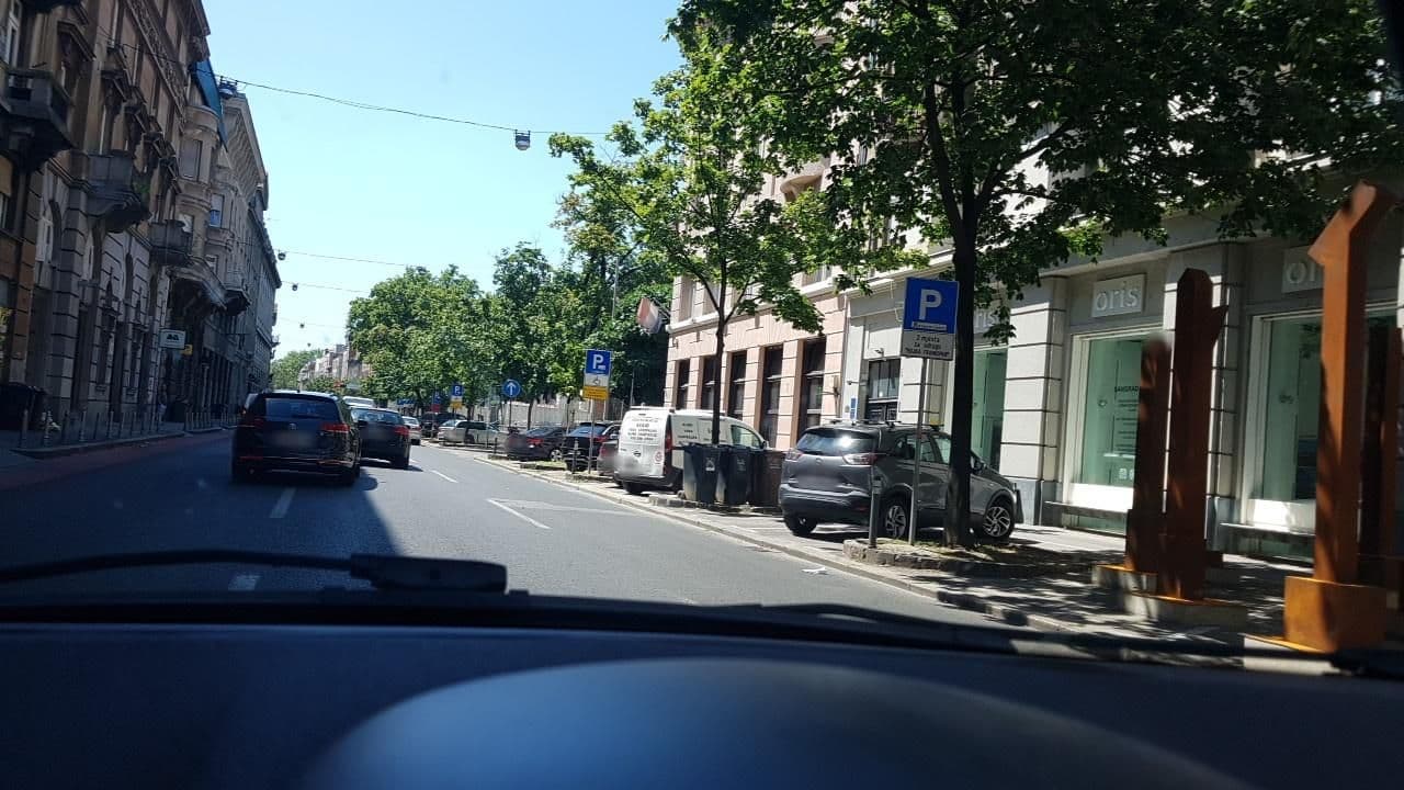 Street view near Le Premier, Centar — © mik007 (CC BY-SA · Mapillary)