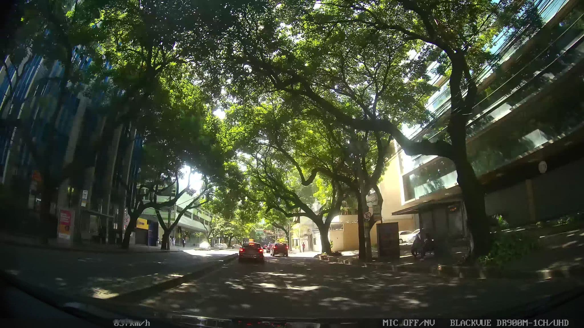 Street view near Hilton Garden Inn, Belo Horizonte — © kaart_2 (CC BY-SA · Mapillary)