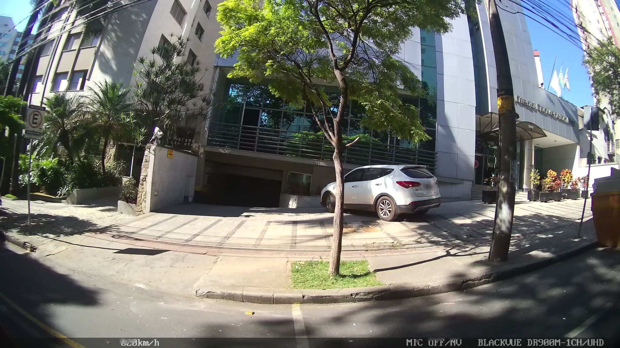 Street view near San Diego - Terraço & Piscina, Belo Horizonte — © kaart_2 (CC BY-SA · Mapillary)