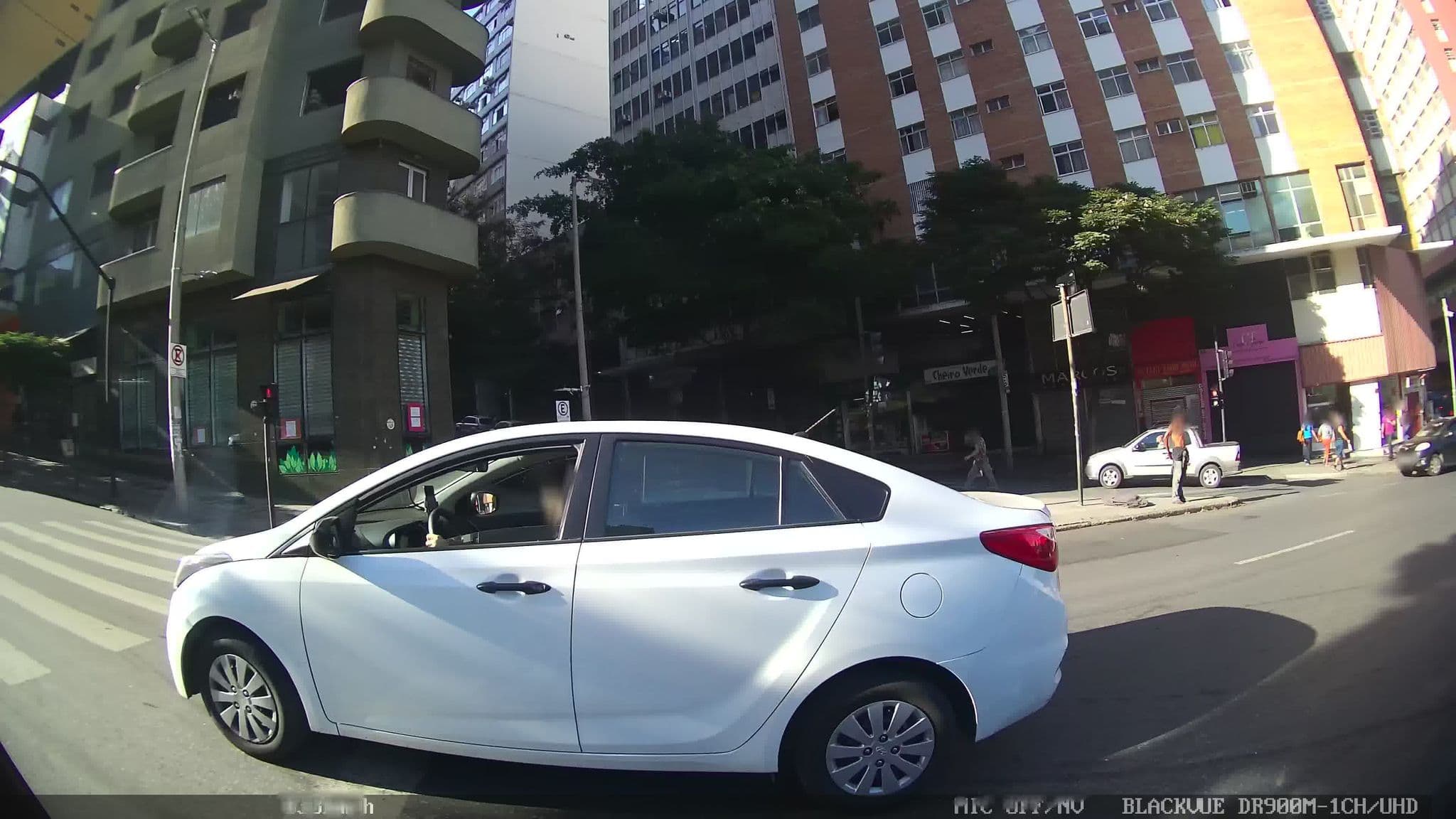 Street view near Motel San Marino, Belo Horizonte — © kaart_2 (CC BY-SA · Mapillary)