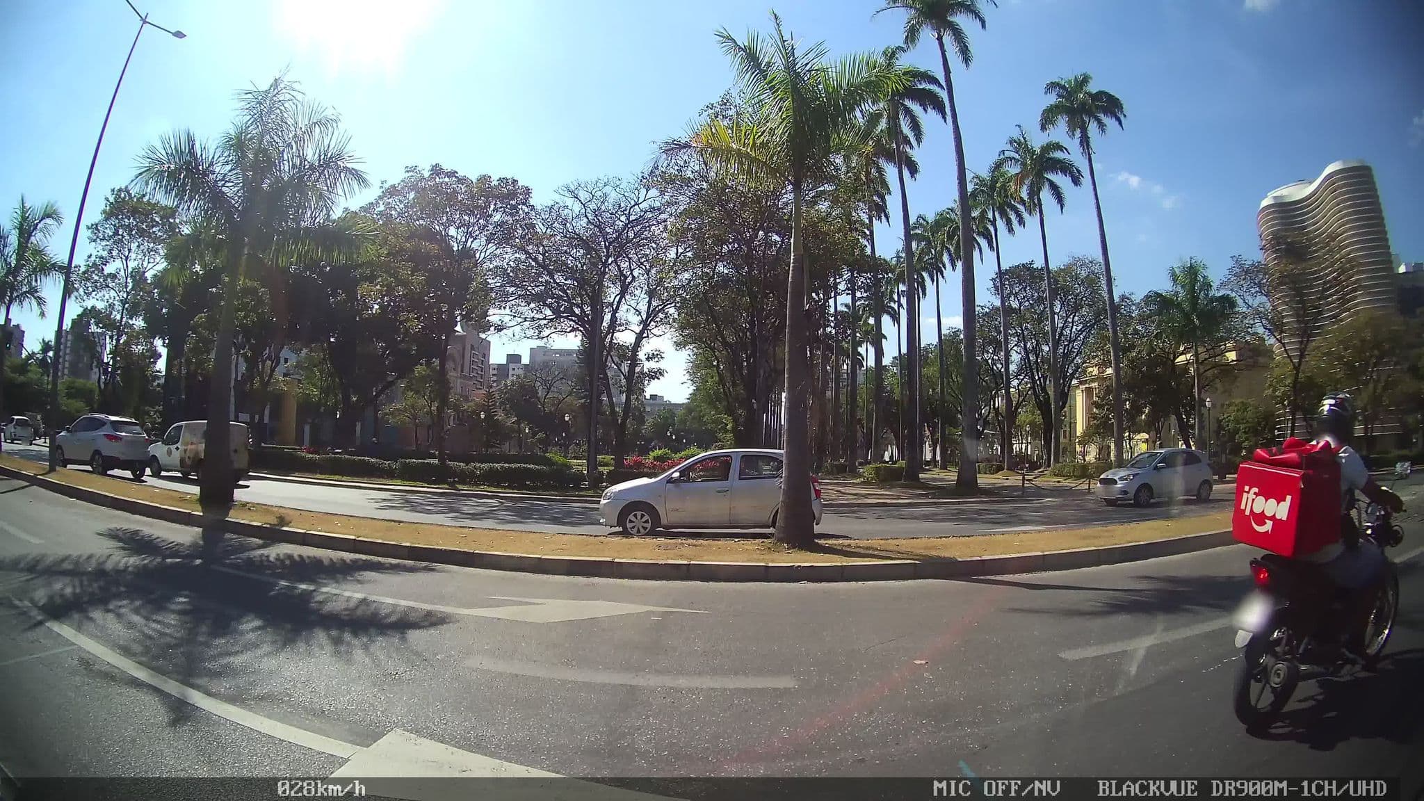 Street view near Redebristol de Hoteis, Belo Horizonte — © kaart_2 (CC BY-SA · Mapillary)