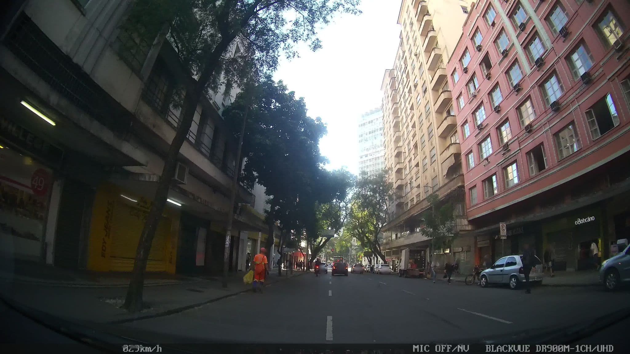 Street view near Signu's I Motel, Belo Horizonte — © kaart_2 (CC BY-SA · Mapillary)