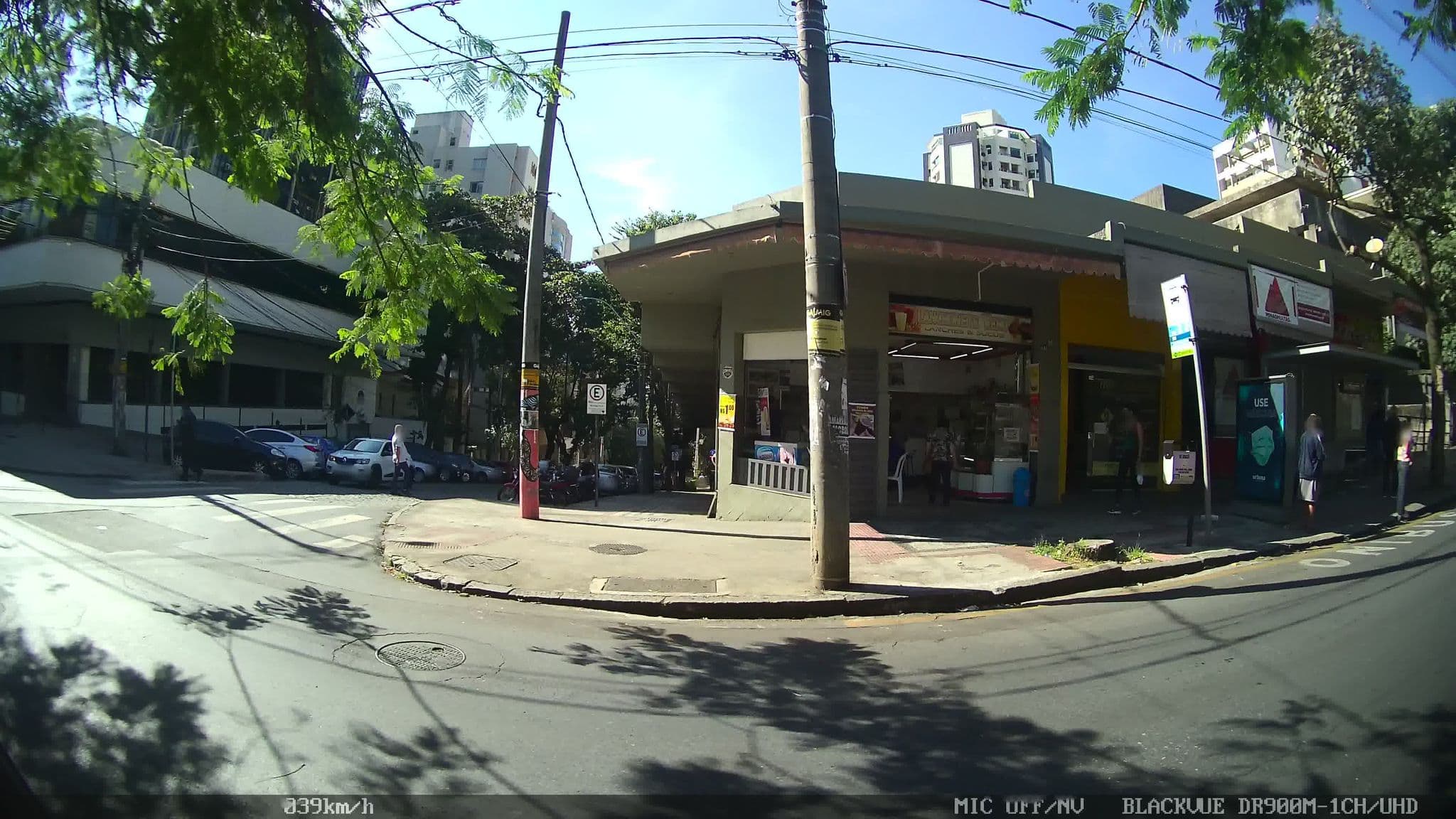 Street view near Hotel Boa Viagem, Belo Horizonte — © kaart_2 (CC BY-SA · Mapillary)