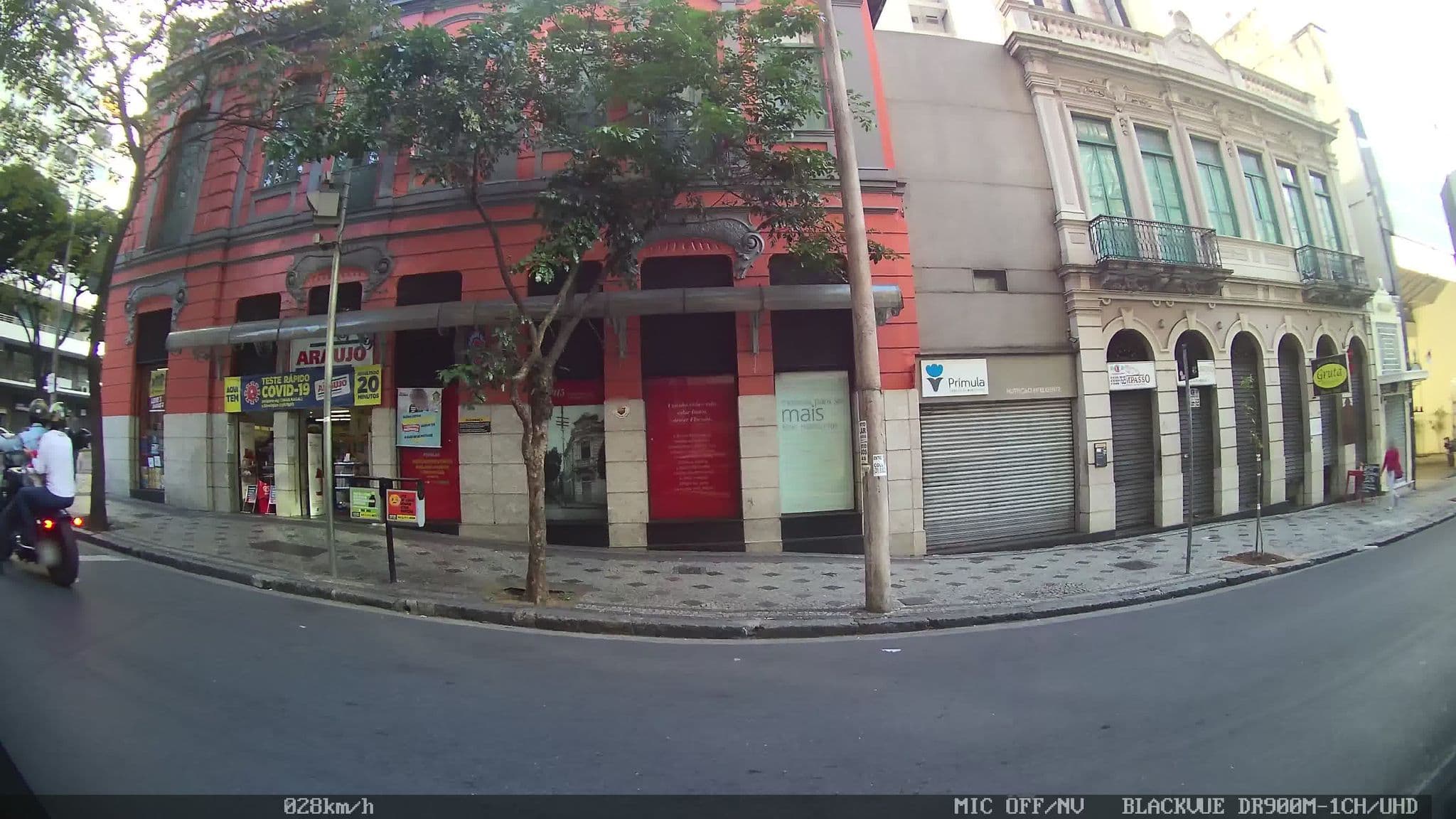 Street view near Hotel Metropole, Belo Horizonte — © kaart_2 (CC BY-SA · Mapillary)