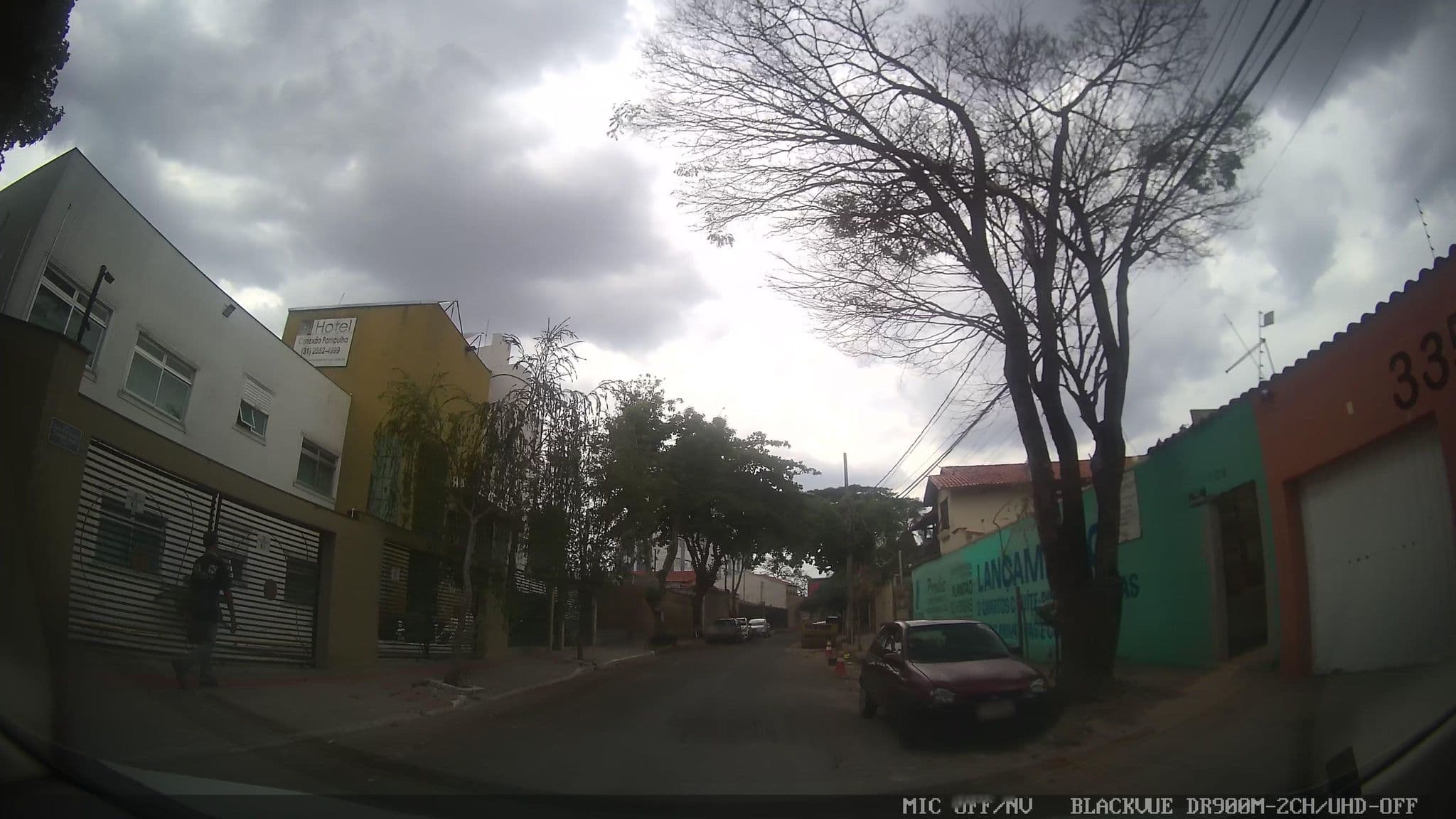 Street view near Hotel Conexão Pampulha, Belo Horizonte — © marciosampaio (CC BY-SA · Mapillary)