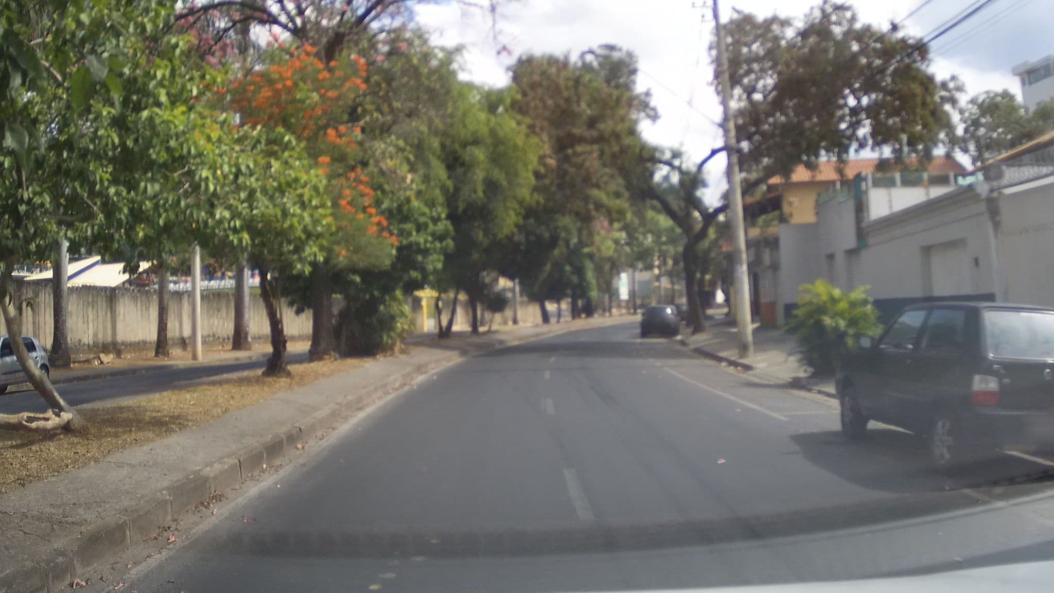 Street view near THE ROOF DOG, Belo Horizonte — © marciosampaio (CC BY-SA · Mapillary)