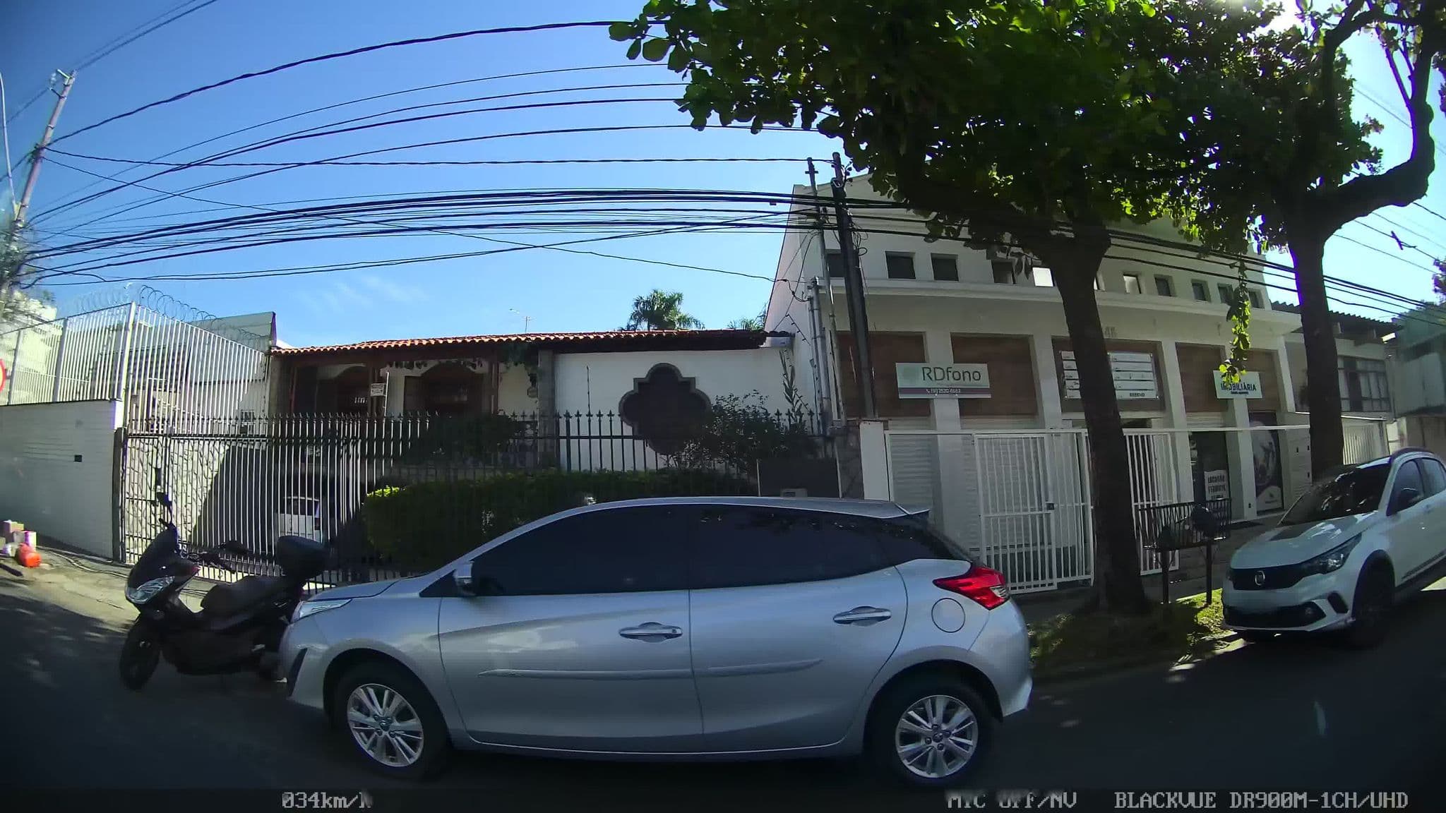 Street view near Pampulha Adventure Hostel, Belo Horizonte — © kaart_1 (CC BY-SA · Mapillary)