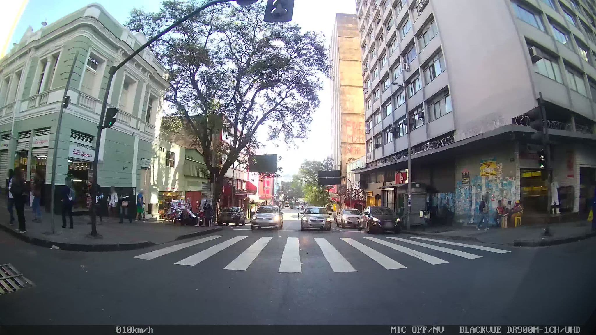 Street view near Hotel Novo Imperador, Belo Horizonte — © kaart_2 (CC BY-SA · Mapillary)