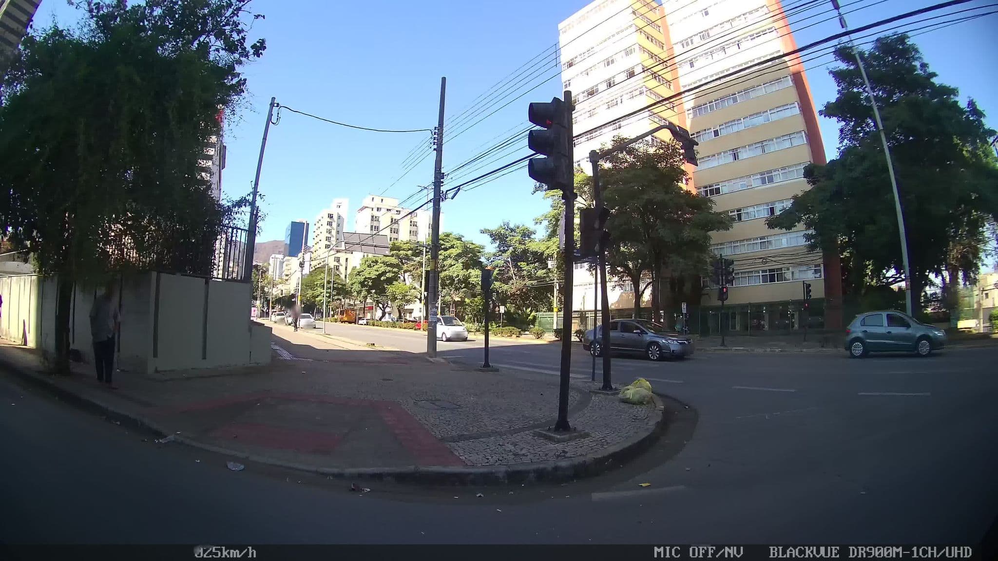 Street view near Bourbon Belo Horizonte Hotel, Belo Horizonte — © kaart_2 (CC BY-SA · Mapillary)