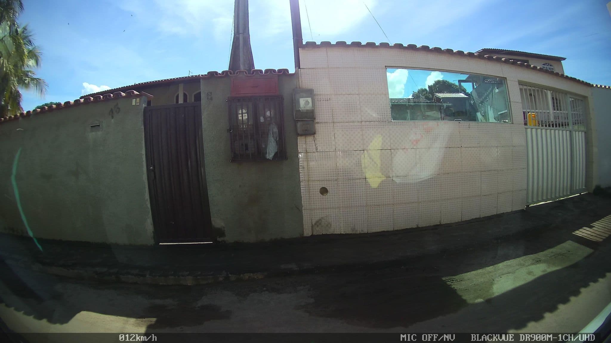 Street view near Pousada Costa Mares, Guarapari — © kaart_2 (CC BY-SA · Mapillary)
