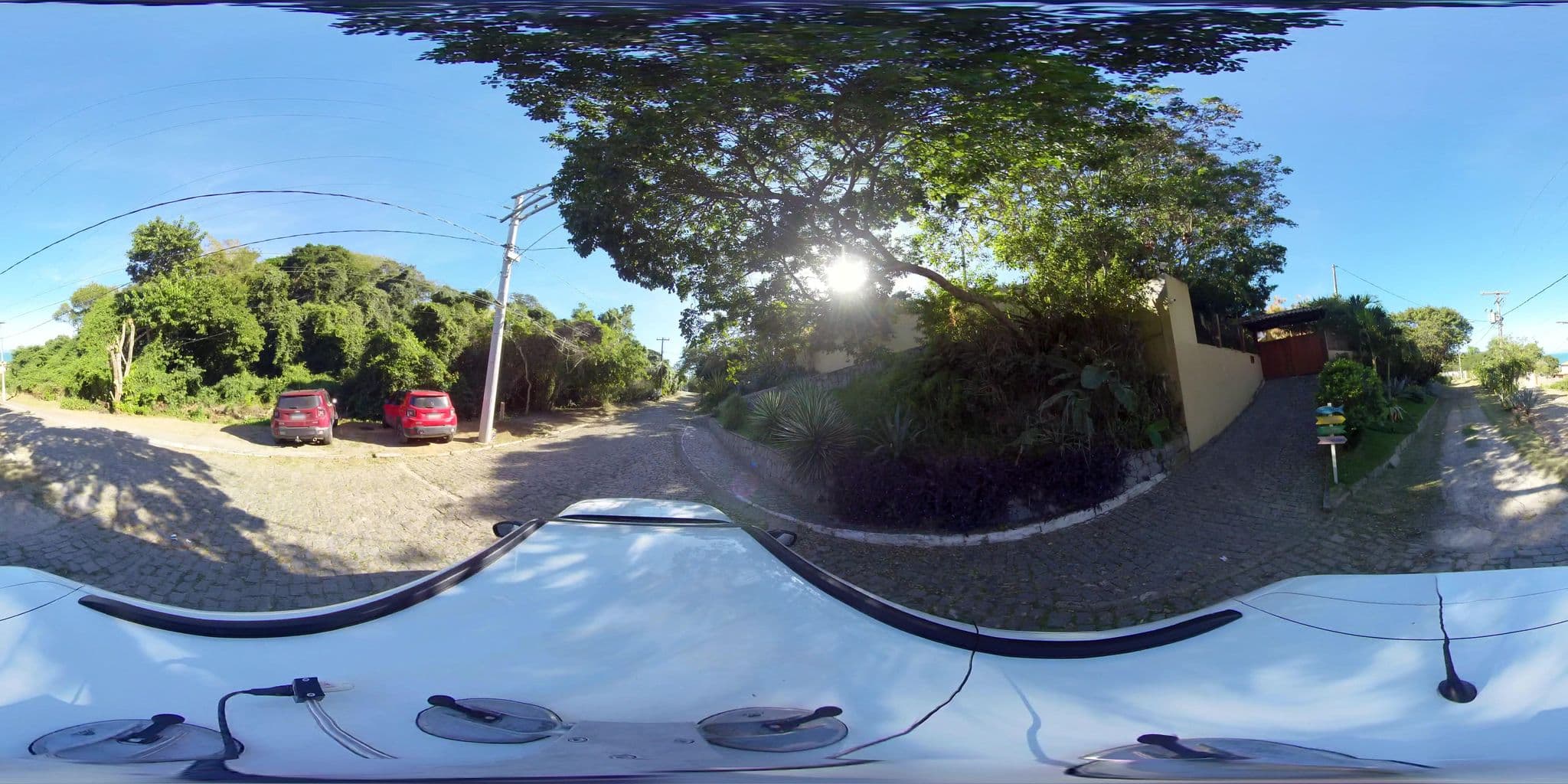 Street view near Gringos Bed & Breakfast, Armação dos Búzios — © 360 (CC BY-SA · Mapillary)