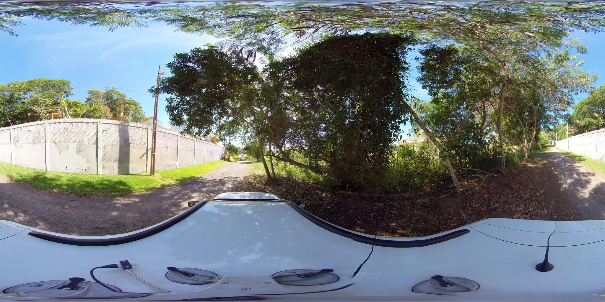 Street view near Condomínio Porto do Sol, Armação dos Búzios — © 360 (CC BY-SA · Mapillary)
