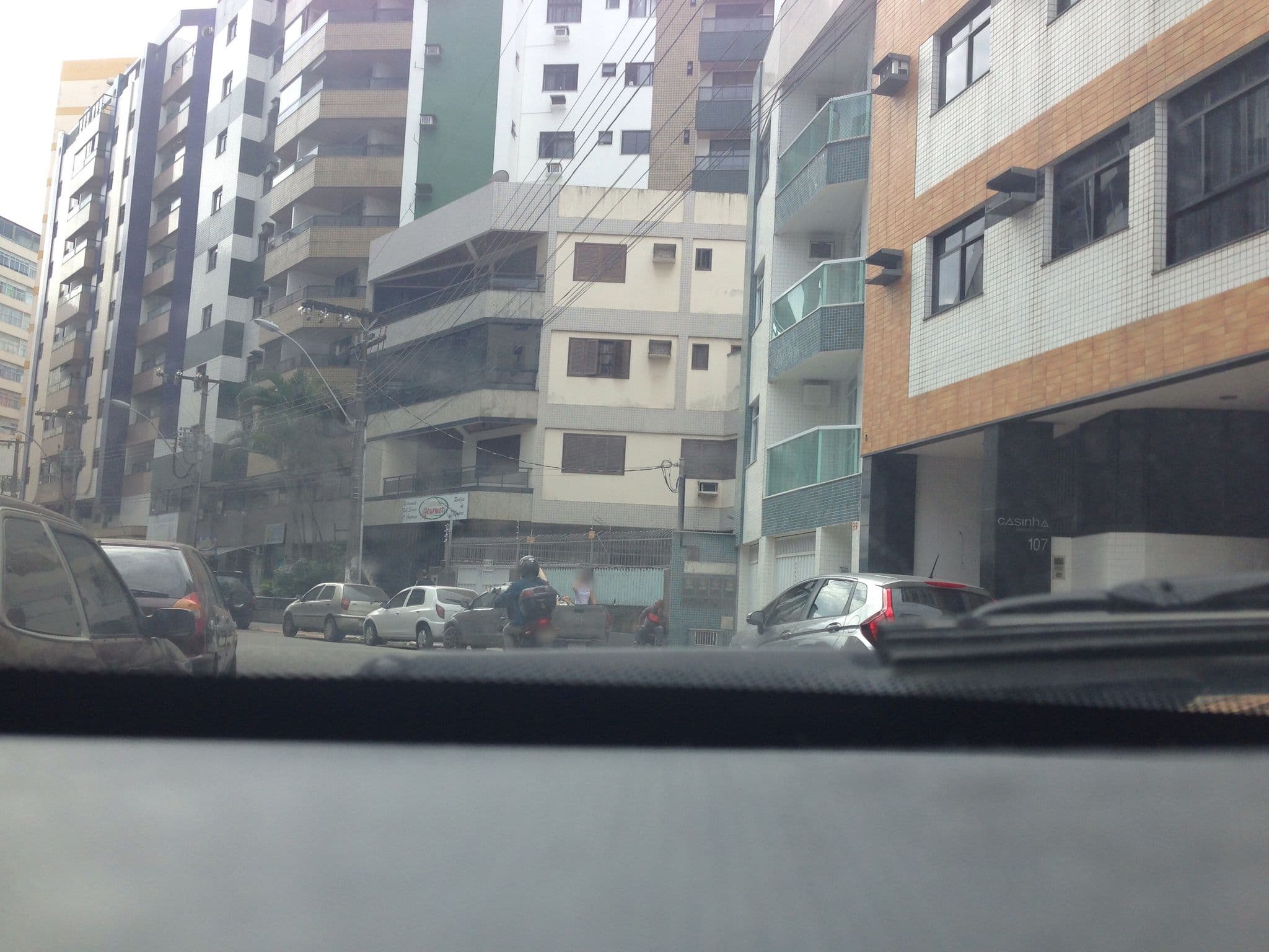 Street view near Pousada Onda Azul, Guarapari — © skippern (CC BY-SA · Mapillary)